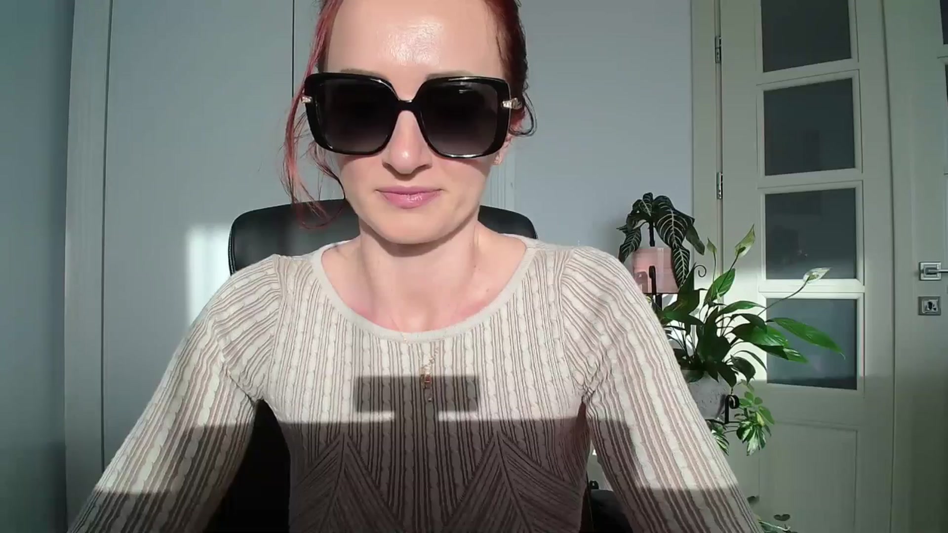 Gallery image thumbnail from AryaS's myfreecams stream on, 04/27/2024, 16:22 image 16 of 20