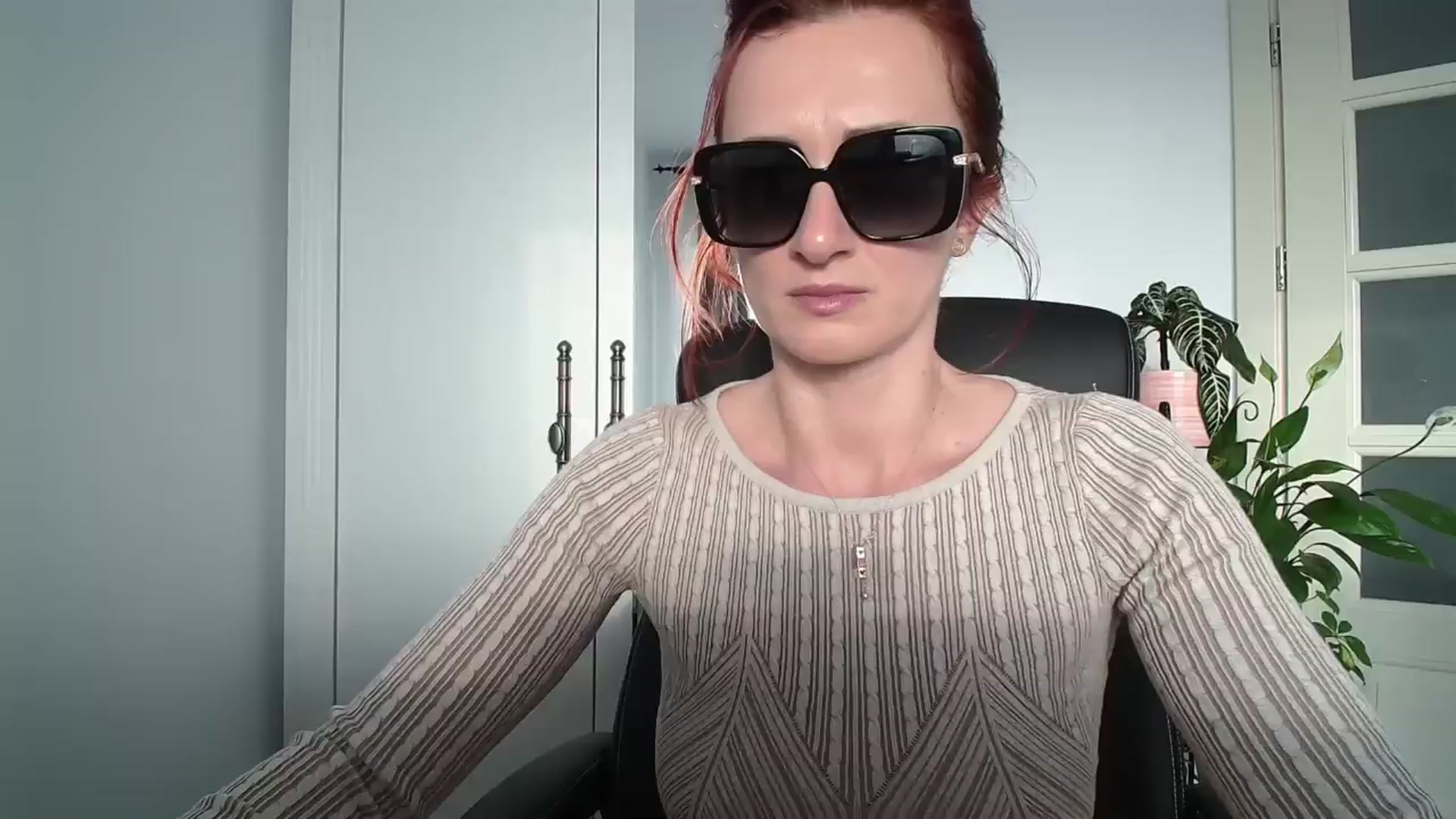 Gallery image thumbnail from AryaS's myfreecams stream on, 04/27/2024, 16:36 image 7 of 20