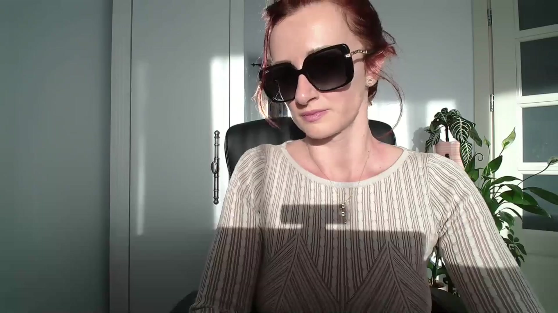 Gallery image thumbnail from AryaS's myfreecams stream on, 04/27/2024, 16:36 image 16 of 20