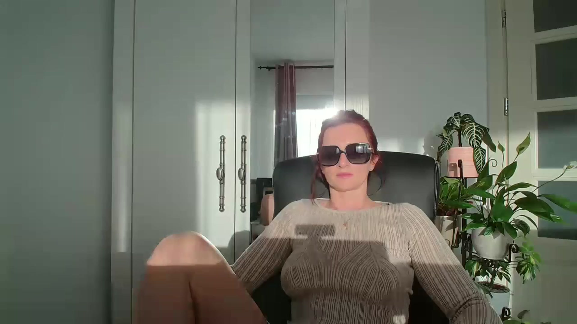 Gallery image thumbnail from AryaS's myfreecams stream on, 04/27/2024, 16:36 image 1 of 20