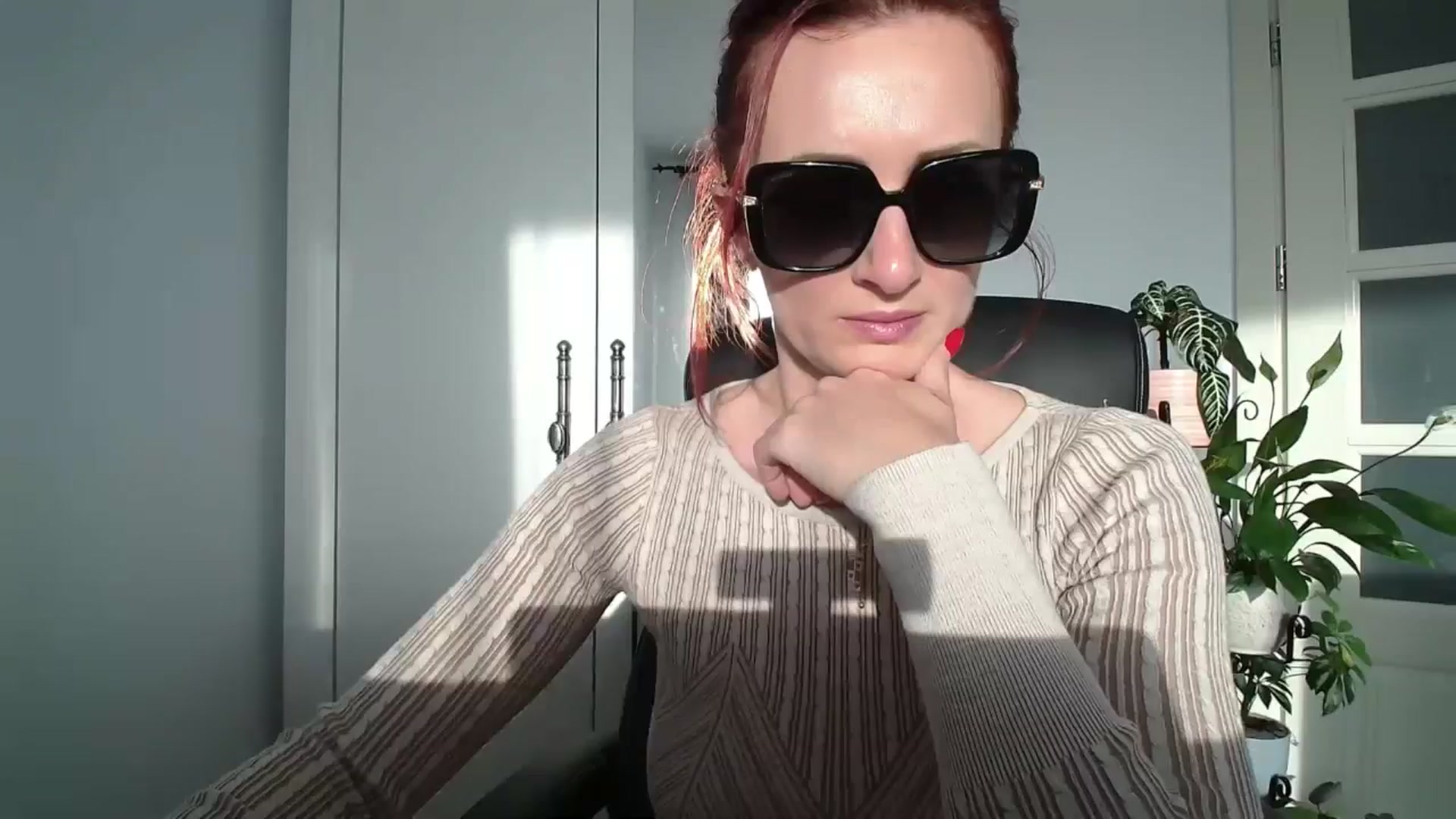 Gallery image thumbnail from AryaS's myfreecams stream on, 04/27/2024, 16:36 image 5 of 20