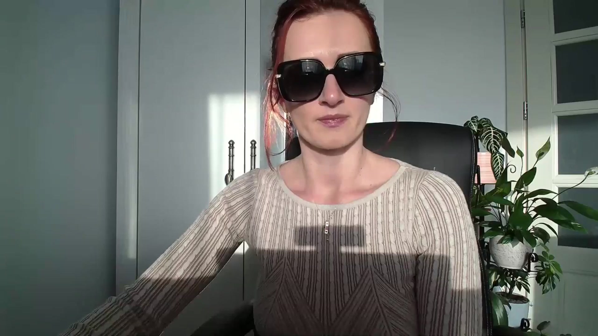 Gallery image thumbnail from AryaS's myfreecams stream on, 04/27/2024, 16:36 image 4 of 20