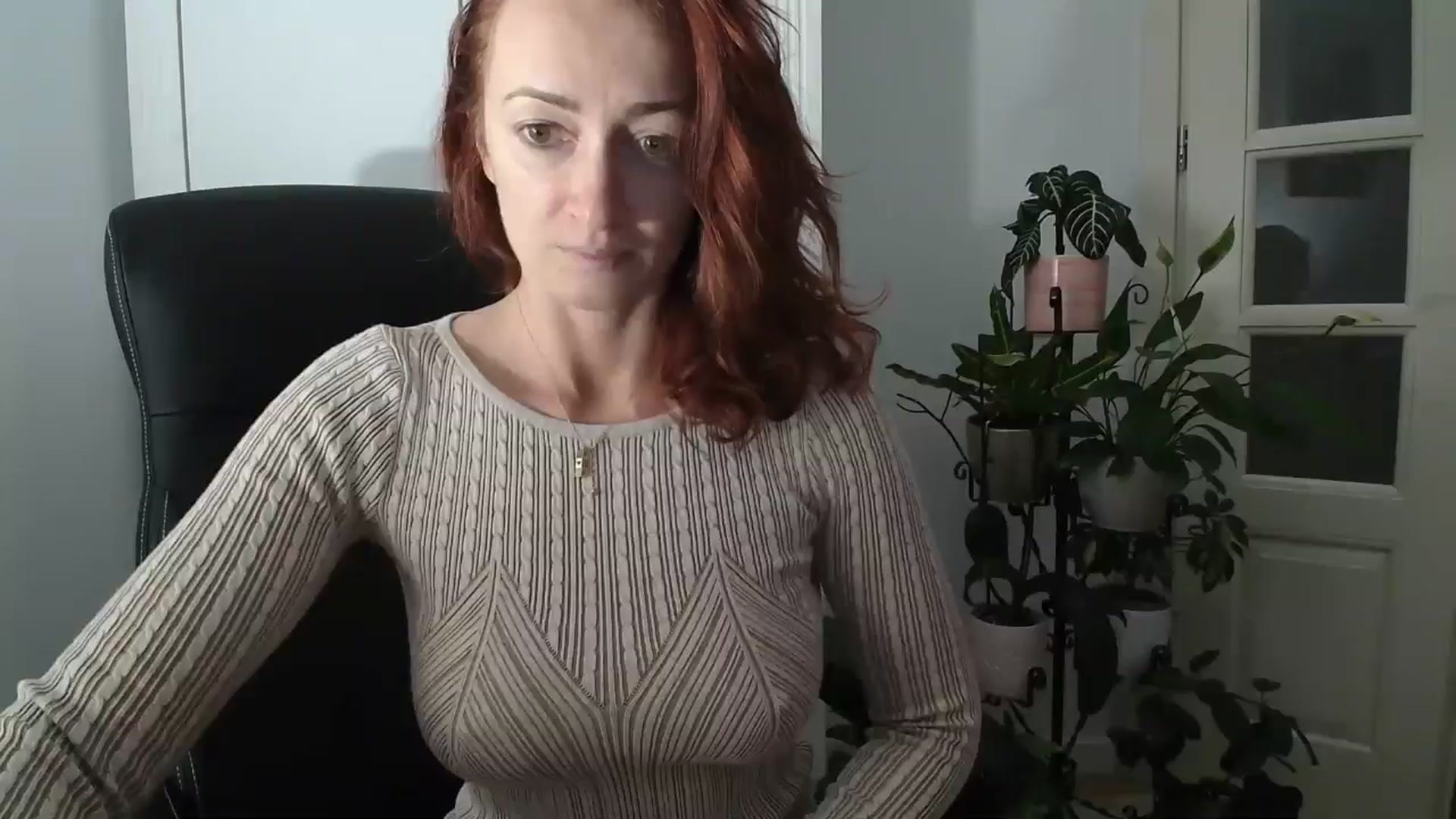 Gallery image thumbnail from AryaS's myfreecams stream on, 05/05/2024, 18:33 image 3 of 20