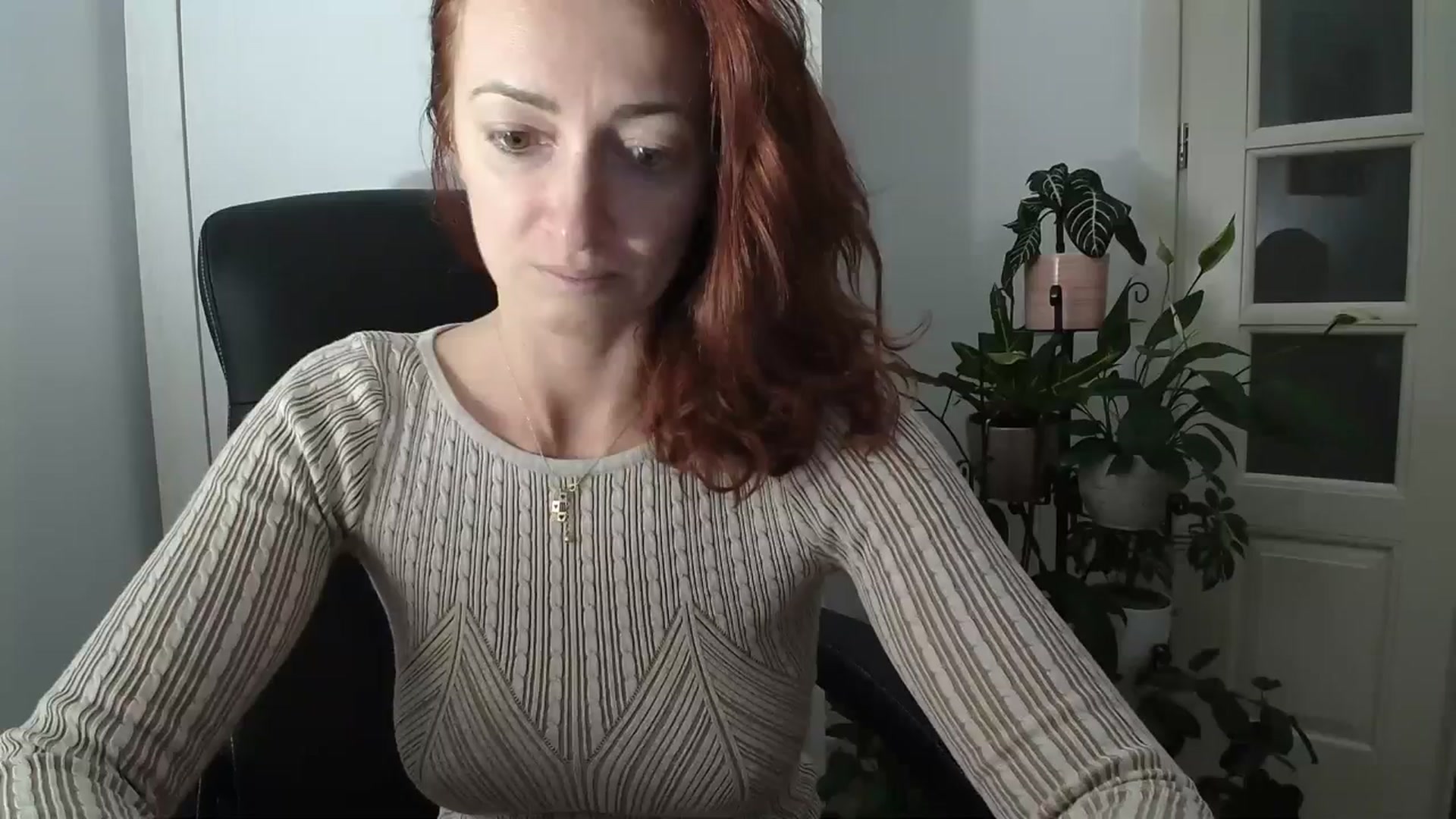 Gallery image thumbnail from AryaS's myfreecams stream on, 05/05/2024, 18:33 image 1 of 20