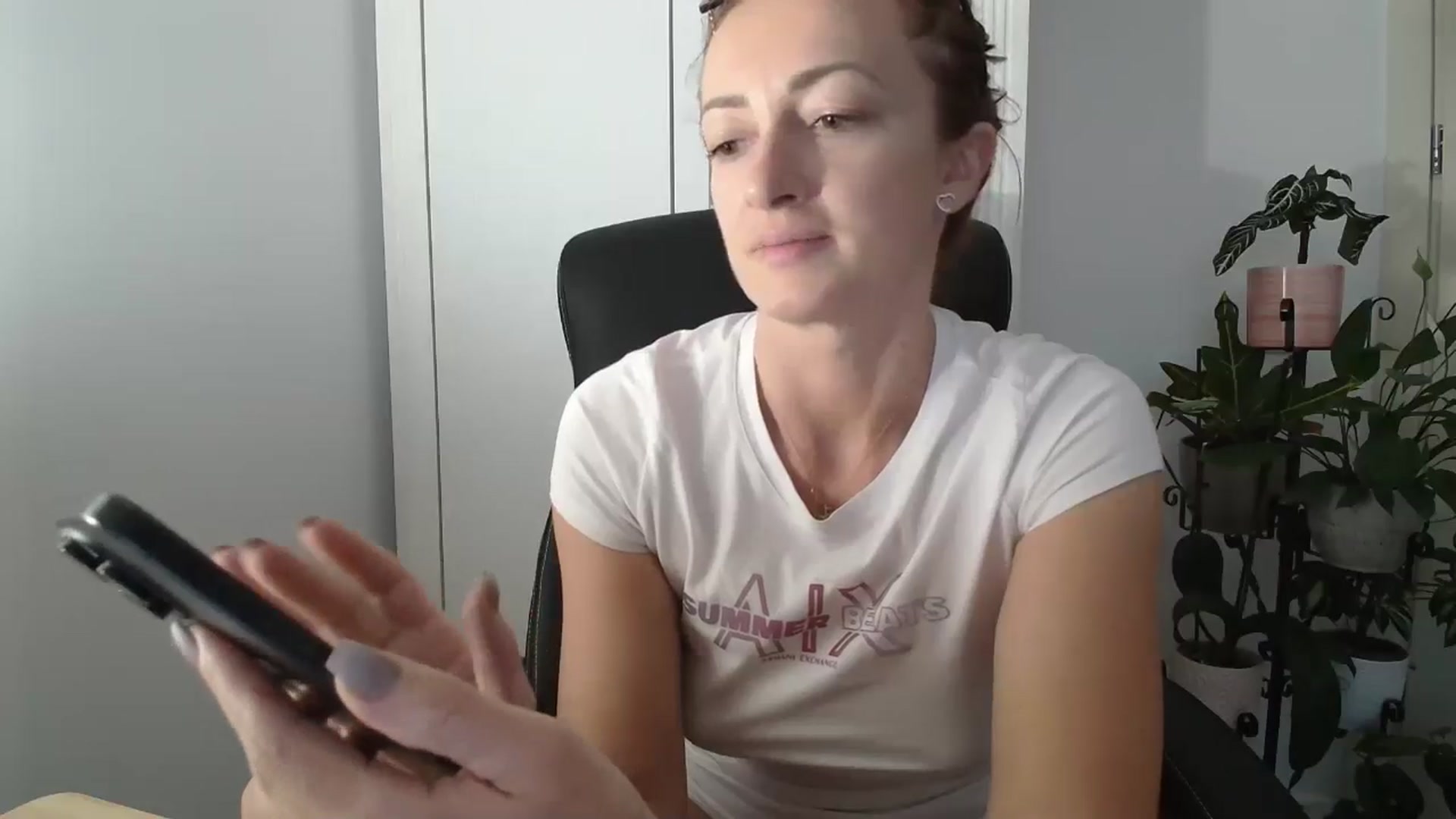 Gallery image thumbnail from AryaS's myfreecams stream on, 05/13/2024, 19:07 image 16 of 20