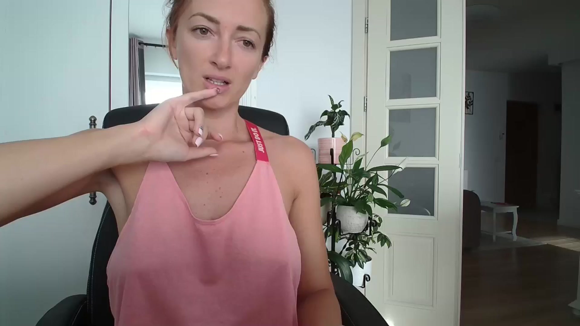 Gallery image thumbnail from AryaS's myfreecams stream on, 06/23/2024, 19:04 image 1 of 20