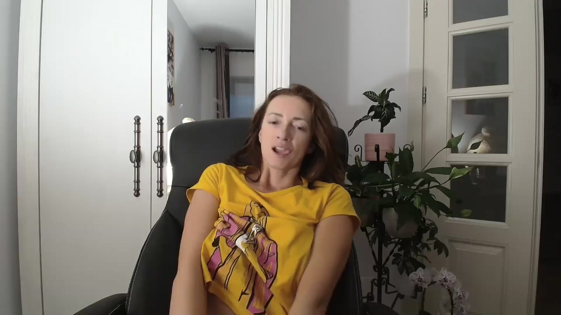 Gallery image thumbnail from AryaS's myfreecams stream on, 08/01/2024, 18:36 image 17 of 20