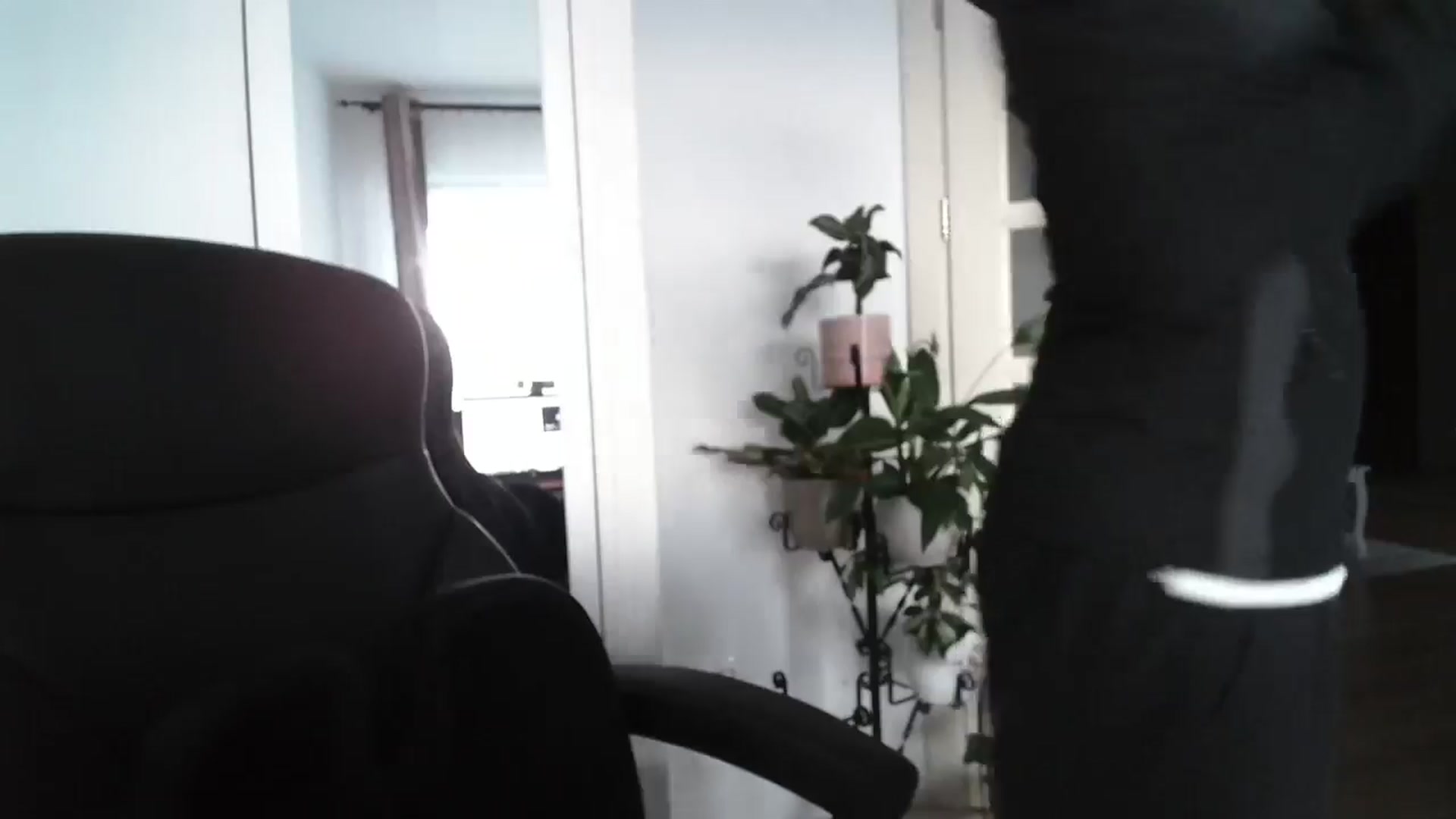 Gallery image thumbnail from AryaS's myfreecams stream on, 08/03/2024, 17:58 image 16 of 20
