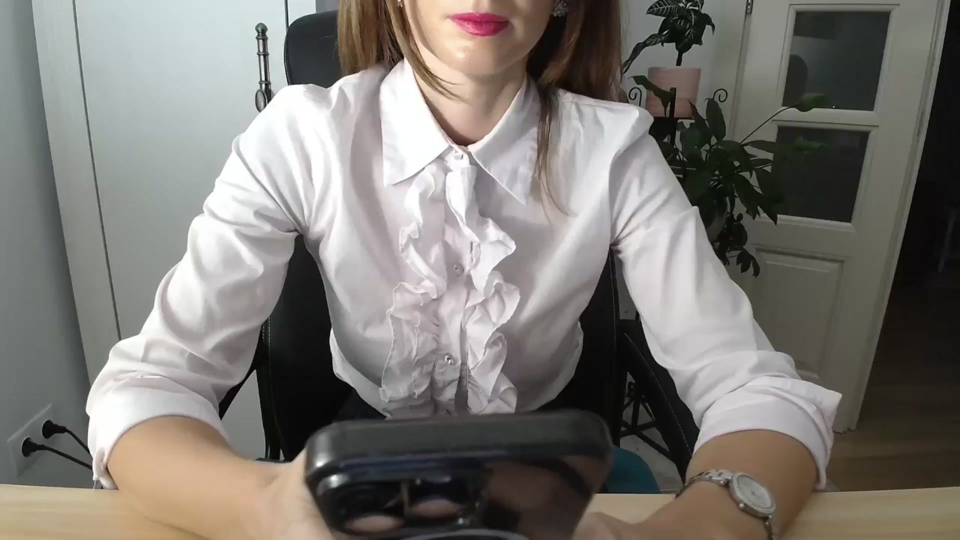 Gallery image thumbnail from AryaS's myfreecams stream on, 09/22/2024, 19:08 image 12 of 20