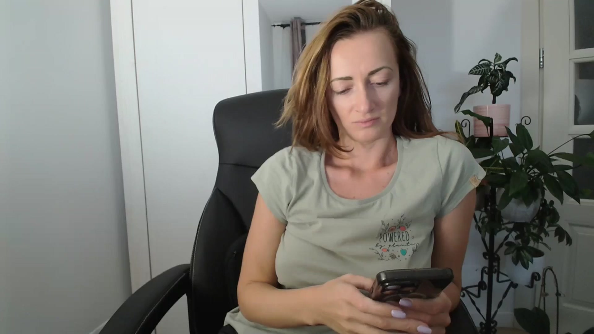 Gallery image thumbnail from AryaS's myfreecams stream on, 10/14/2024, 16:17 image 13 of 20