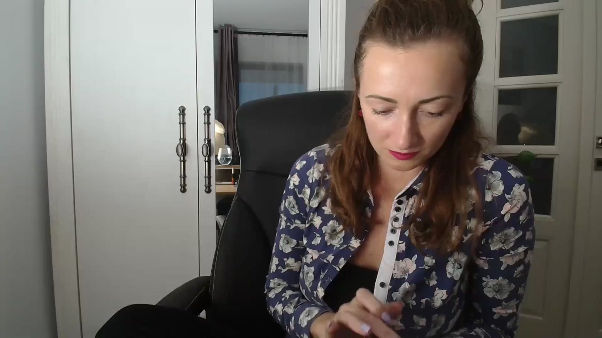 Gallery image thumbnail from AryaS's myfreecams stream on, 10/19/2024, 16:23 image 18 of 20