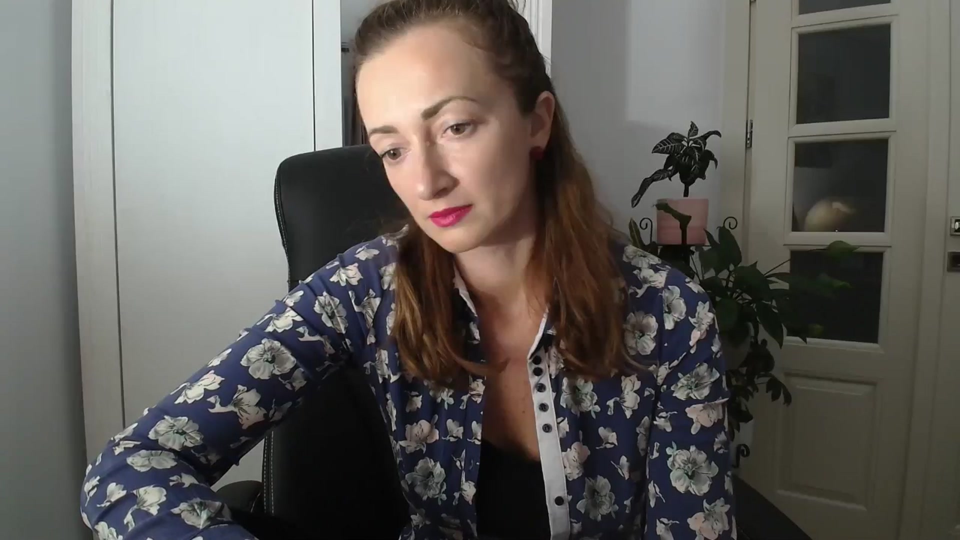 Gallery image thumbnail from AryaS's myfreecams stream on, 10/19/2024, 16:23 image 20 of 20