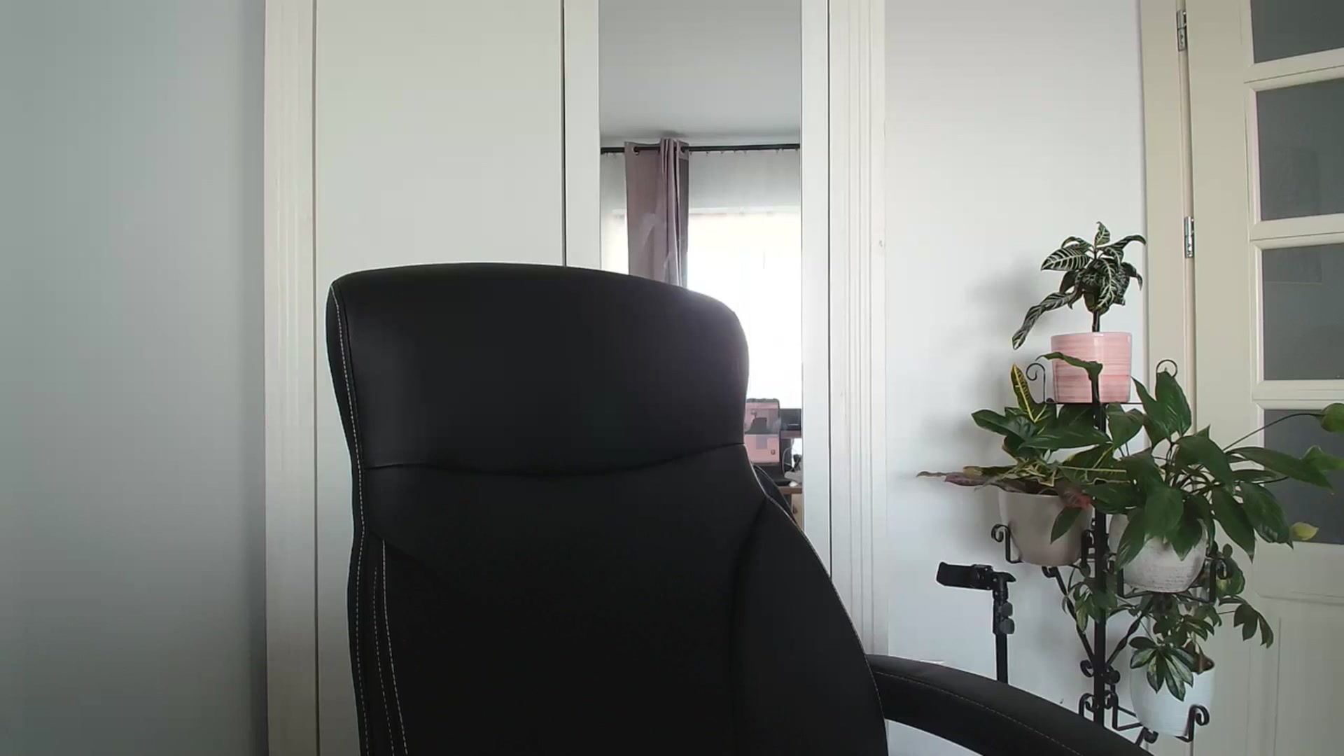 Gallery image thumbnail from AryaS's myfreecams stream on, 10/23/2024, 14:39 image 1 of 20