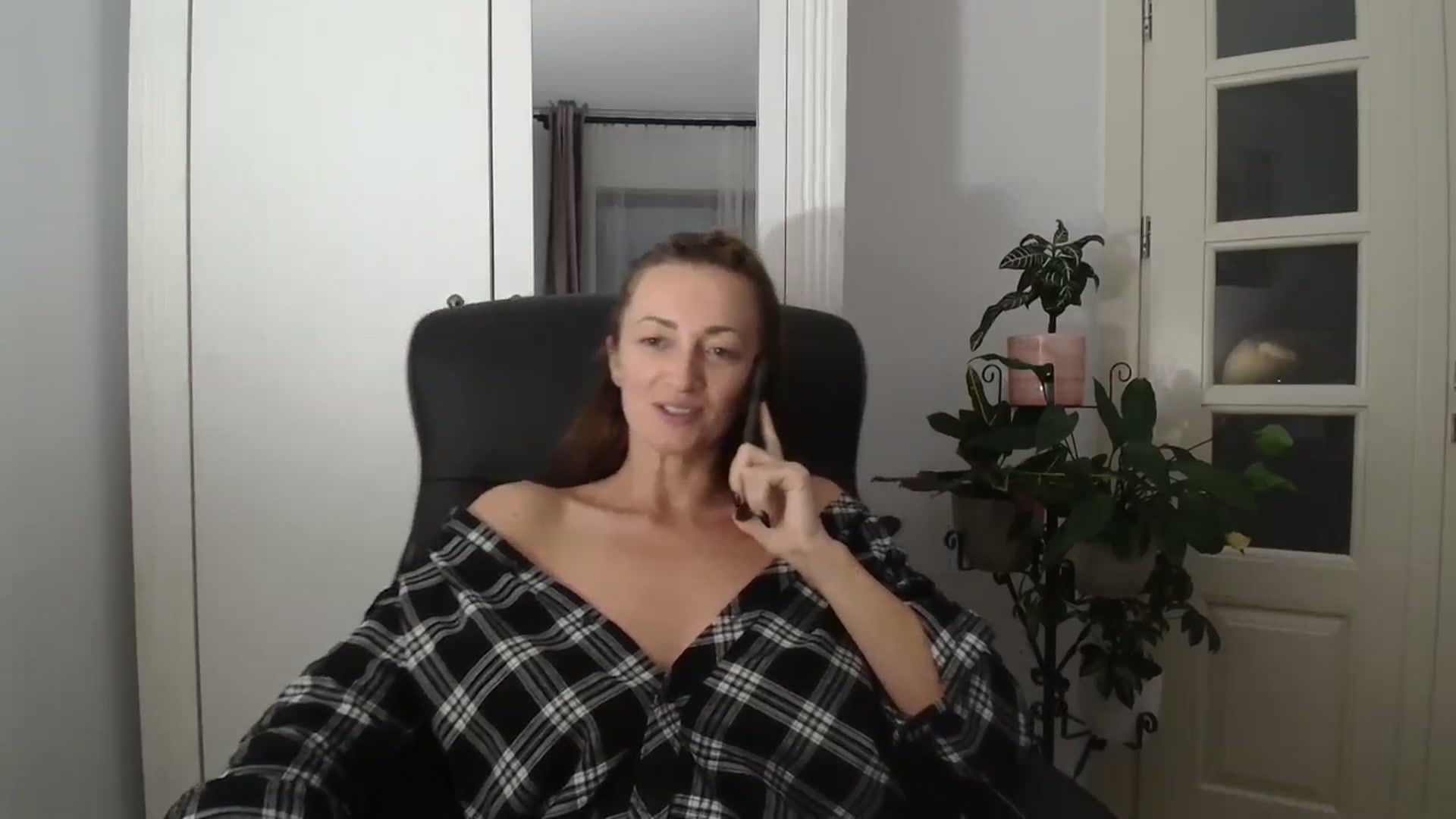 Gallery image thumbnail from AryaS's myfreecams stream on, 10/26/2024, 17:41 image 2 of 20