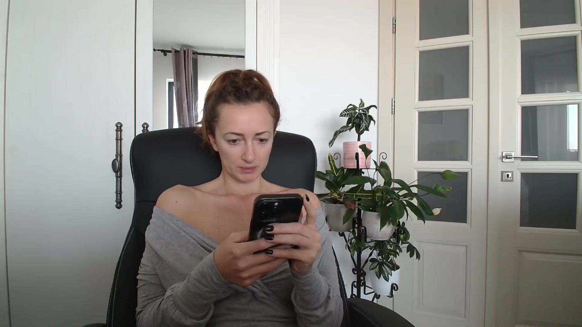 Gallery image thumbnail from AryaS's myfreecams stream on, 10/27/2024, 08:43 image 5 of 20