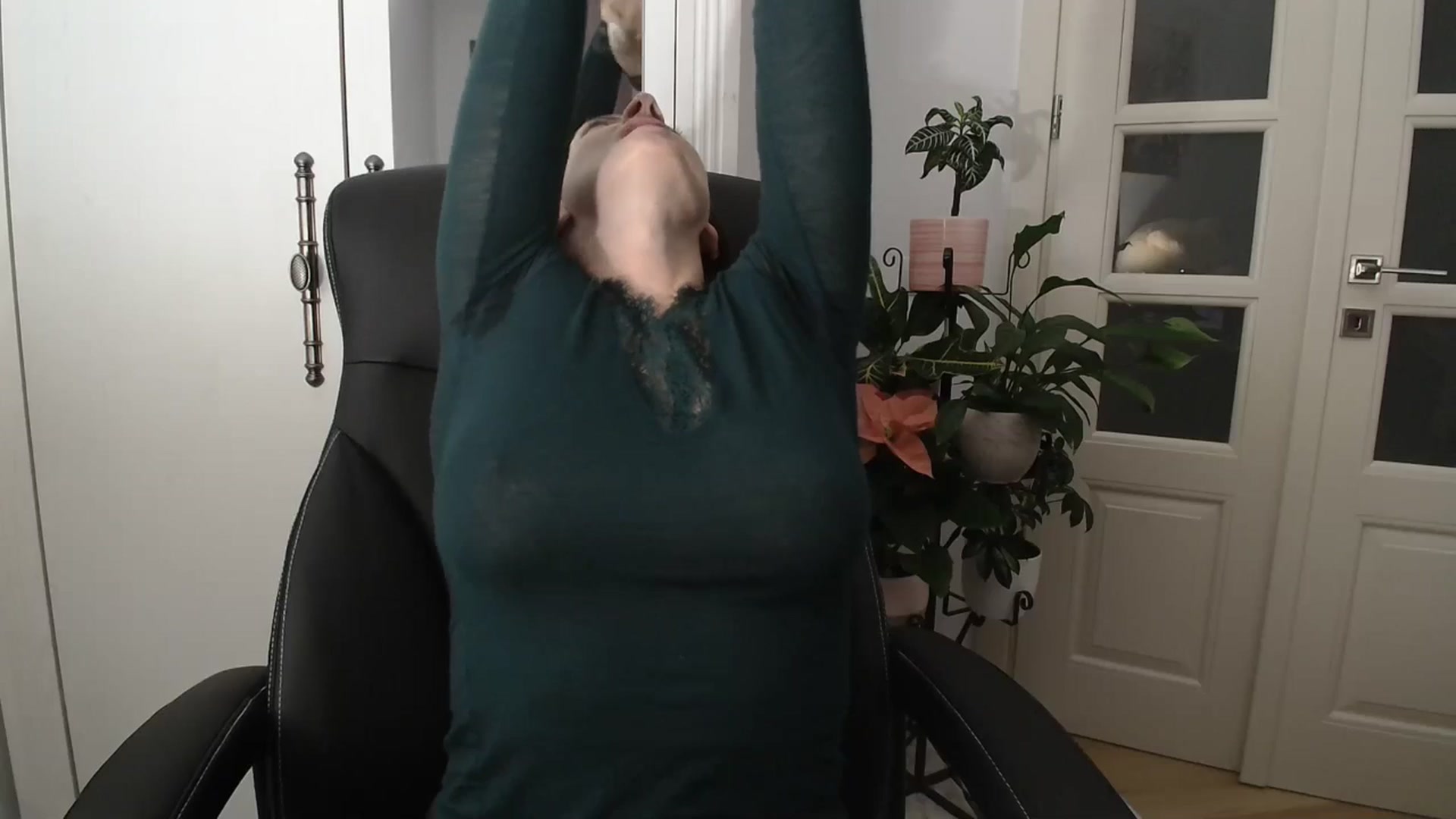 Gallery image thumbnail from AryaS's myfreecams stream on, 11/27/2024, 19:33 image 10 of 20