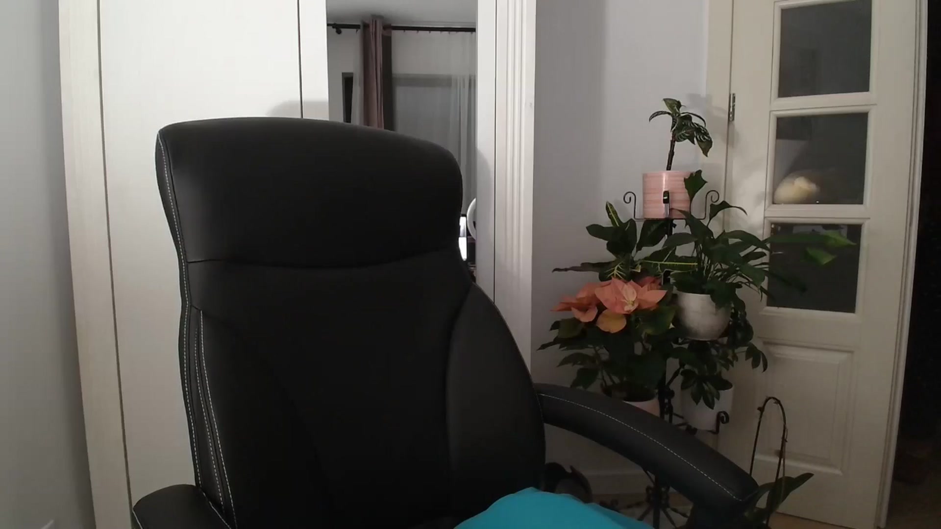Gallery image thumbnail from AryaS's myfreecams stream on, 12/09/2024, 20:29 image 13 of 20