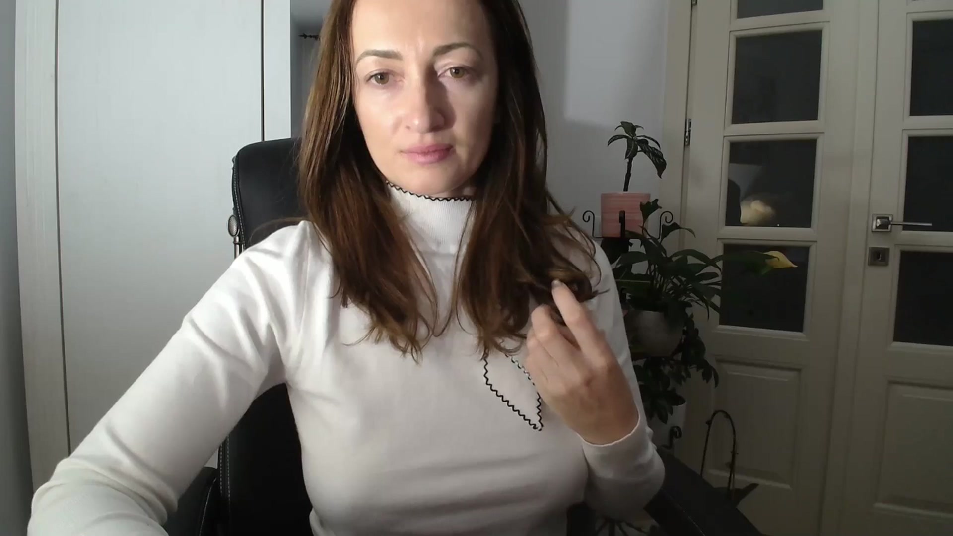 Gallery image thumbnail from AryaS's myfreecams stream on, 12/24/2024, 18:15 image 11 of 20