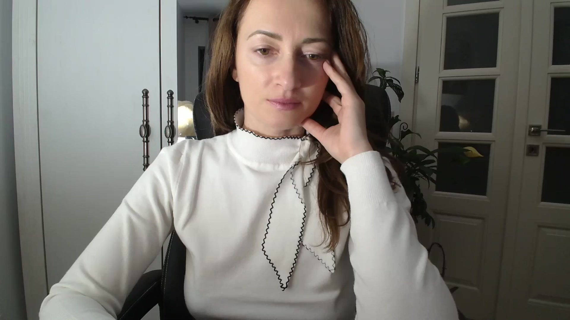 Gallery image thumbnail from AryaS's myfreecams stream on, 12/24/2024, 22:11 image 5 of 20