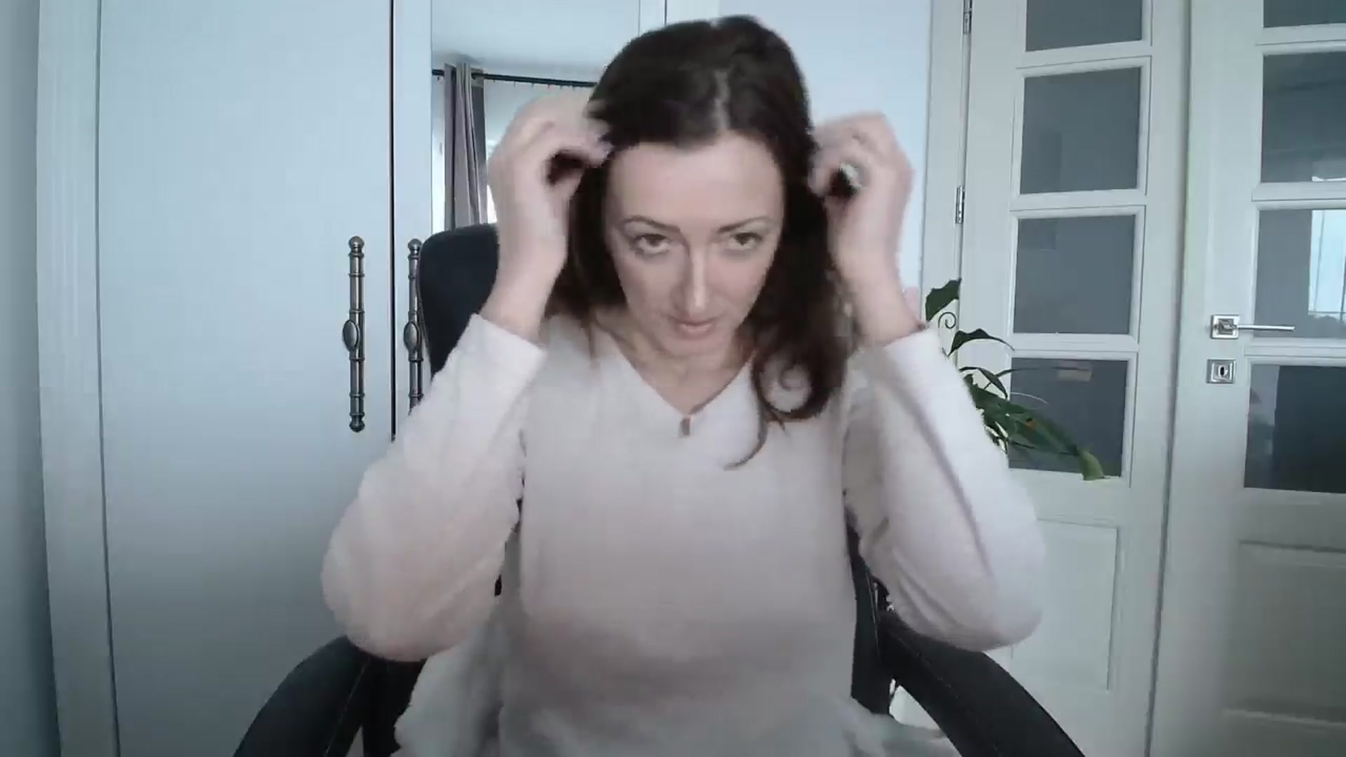 Gallery image thumbnail from AryaS's myfreecams stream on, 02/05/2025, 15:08 image 17 of 20