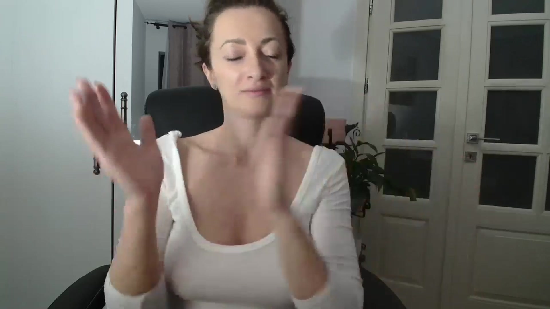 Gallery image thumbnail from AryaS's myfreecams stream on, 03/01/2025, 20:00 image 15 of 20