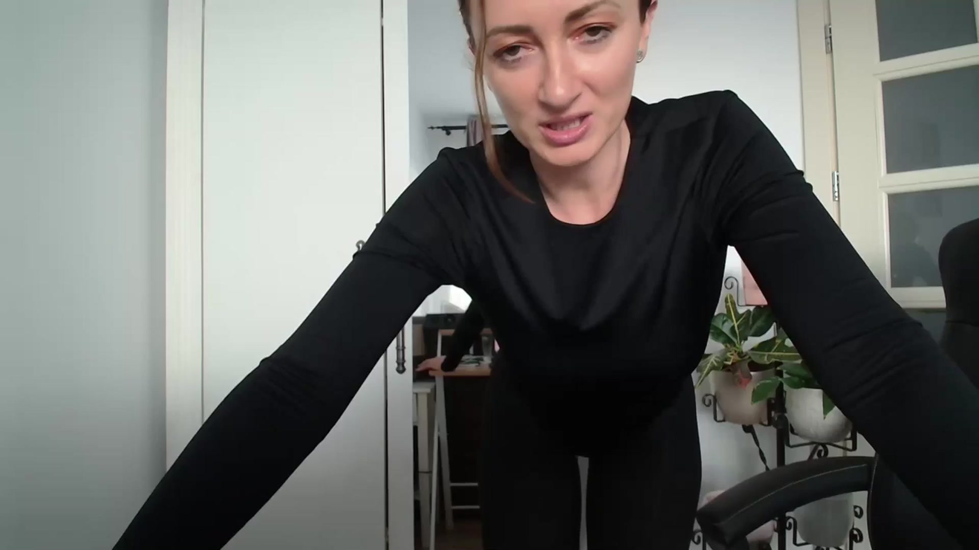 Gallery image thumbnail from AryaS's myfreecams stream on, 03/02/2025, 20:08 image 2 of 20