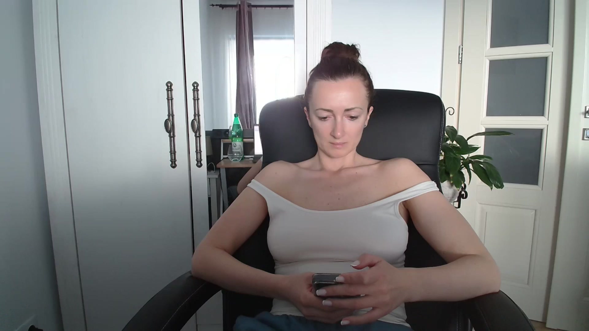 Gallery image thumbnail from AryaS's myfreecams stream on, 03/31/2025, 16:05 image 12 of 20