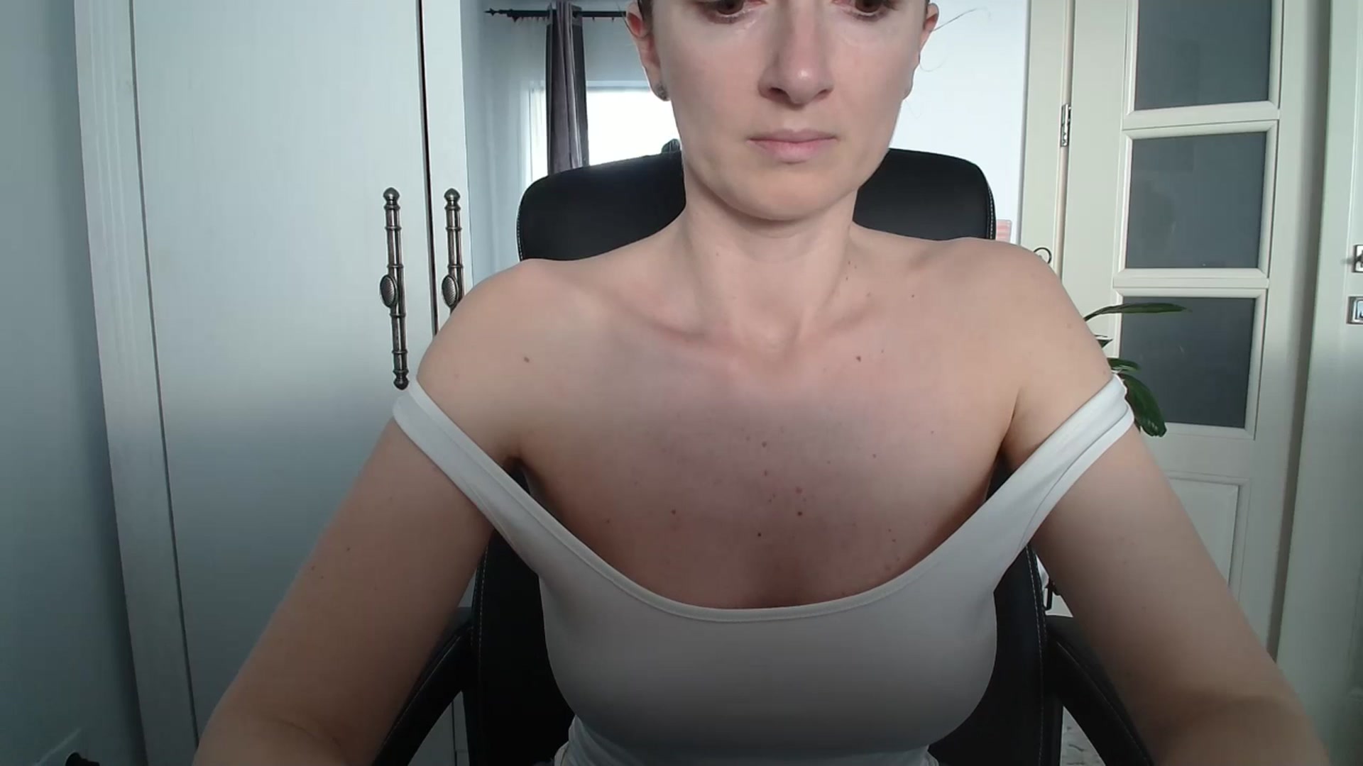 Gallery image thumbnail from AryaS's myfreecams stream on, 03/31/2025, 16:05 image 7 of 20