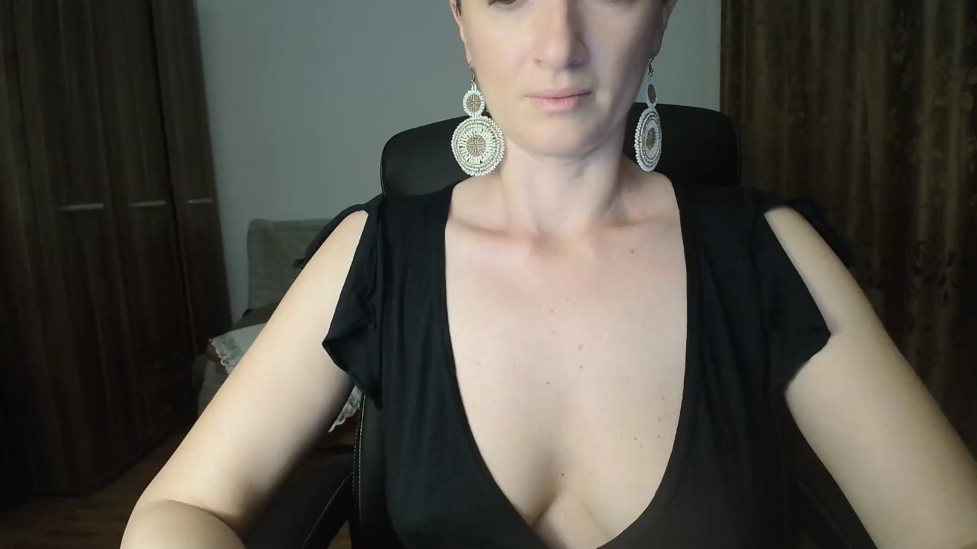 Gallery image thumbnail from AryaS's myfreecams stream on, 09/14/2025, 18:53 image 7 of 20