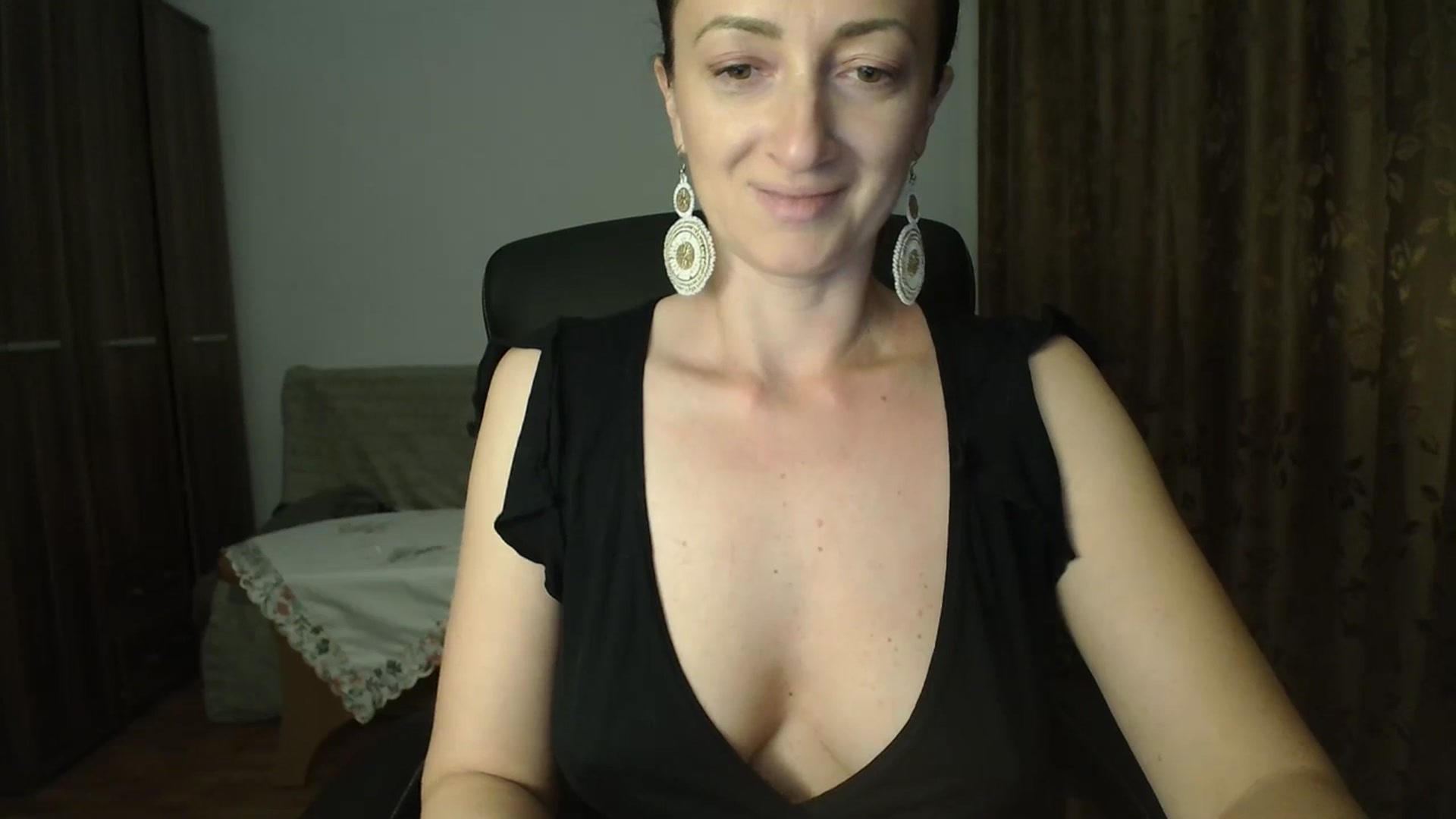 Gallery image thumbnail from AryaS's myfreecams stream on, 09/14/2025, 18:53 image 18 of 20
