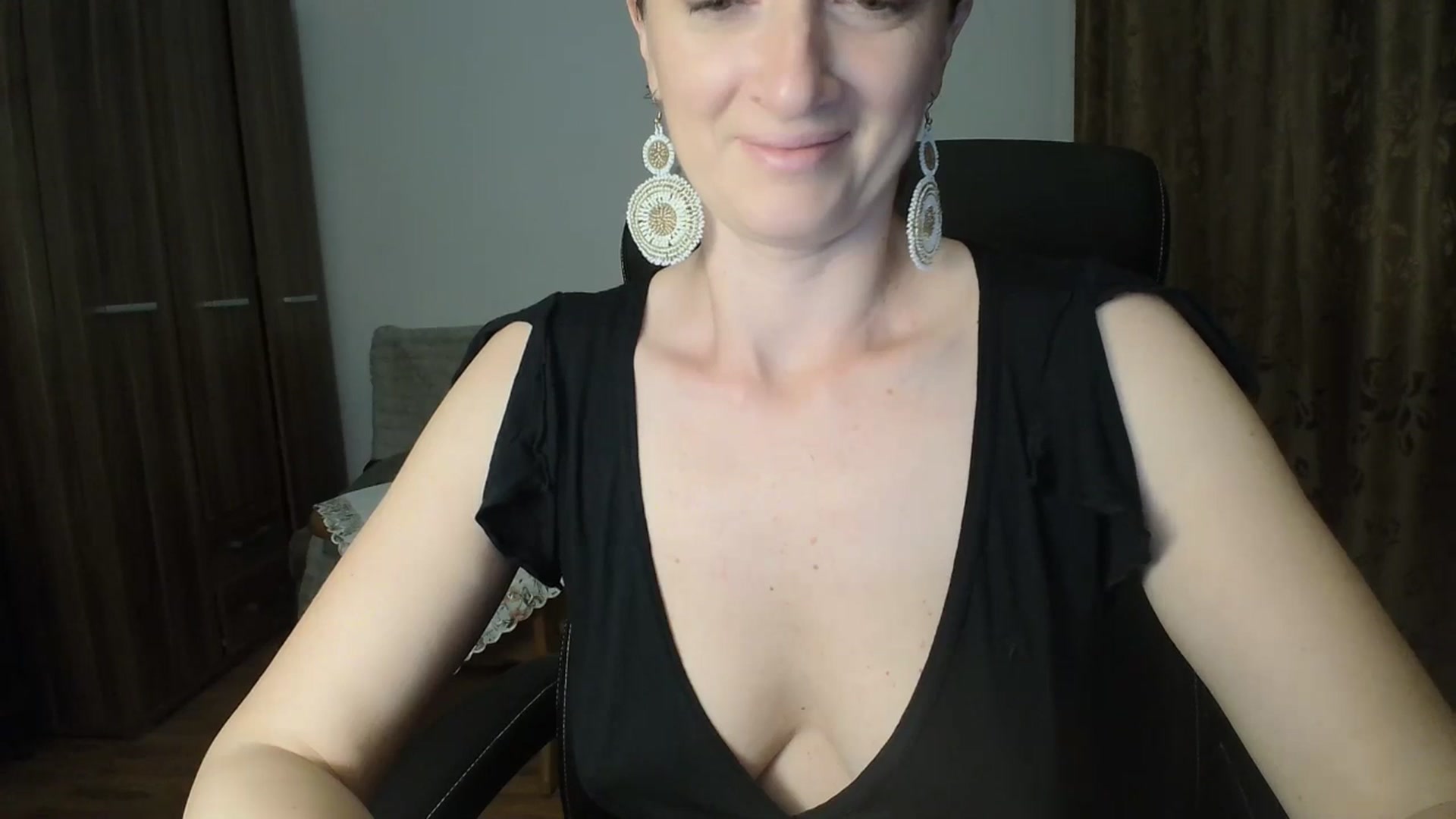 Gallery image thumbnail from AryaS's myfreecams stream on, 09/14/2025, 18:53 image 10 of 20