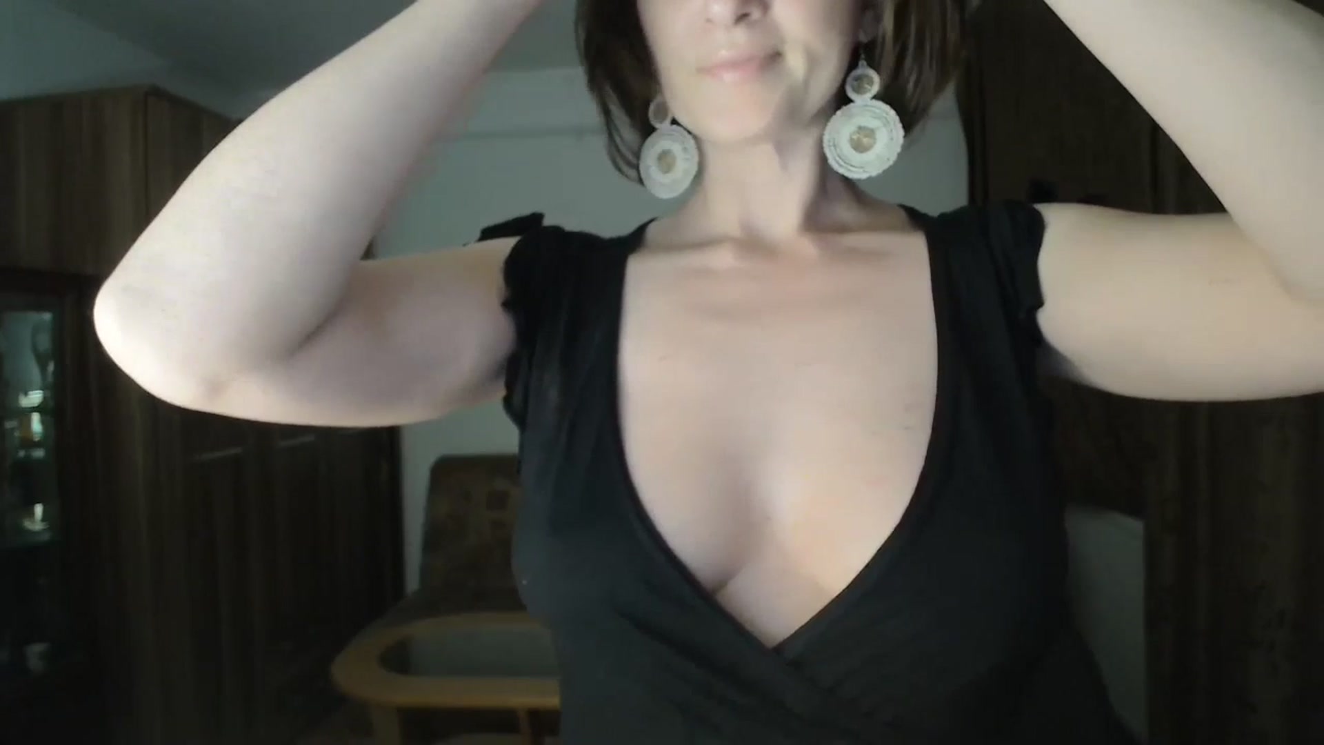 Gallery image thumbnail from AryaS's myfreecams stream on, 12/05/2025, 17:26 image 14 of 20