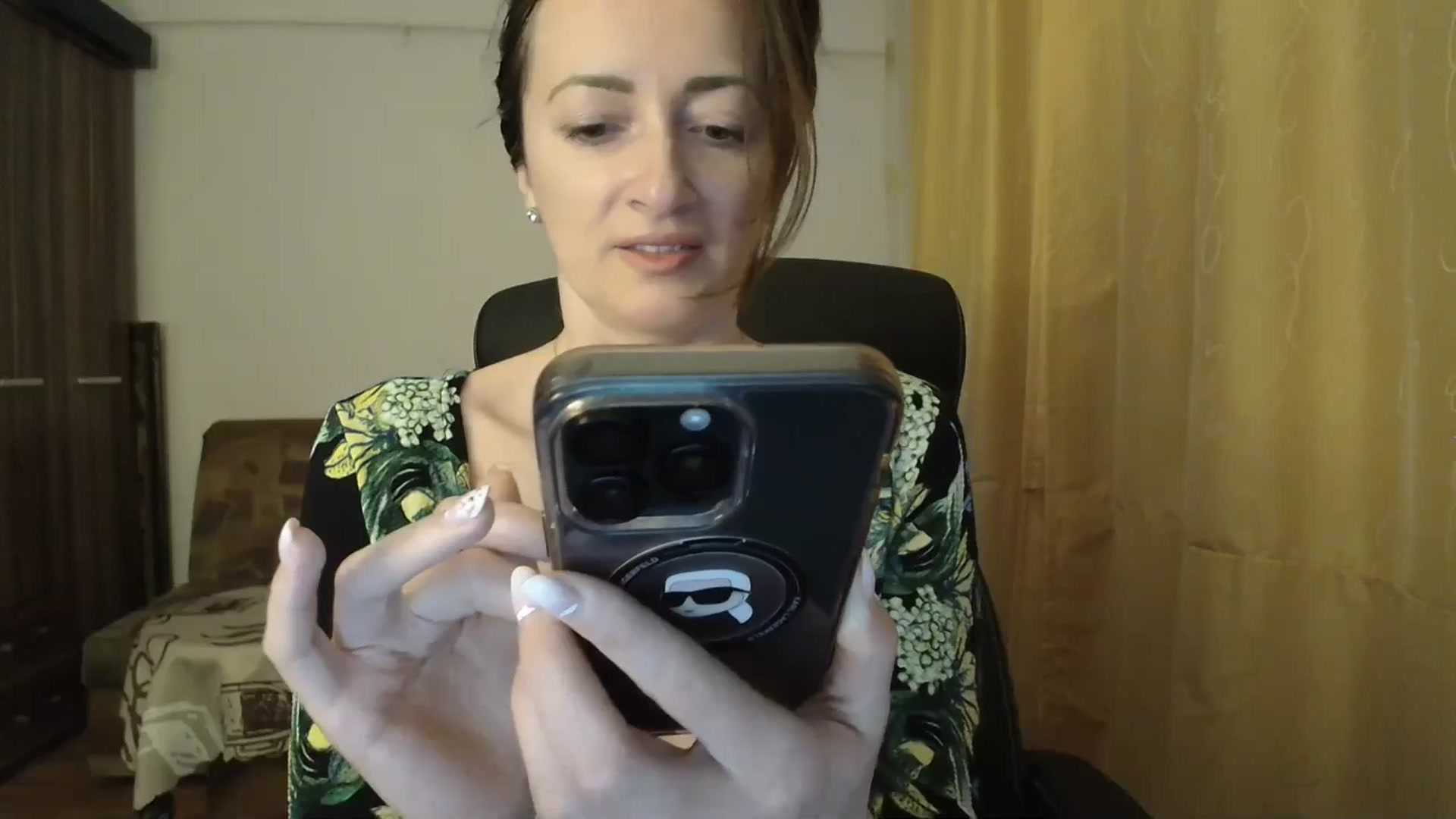 Gallery image thumbnail from AryaS's myfreecams stream on, 03/30/2026, 18:07 image 16 of 20