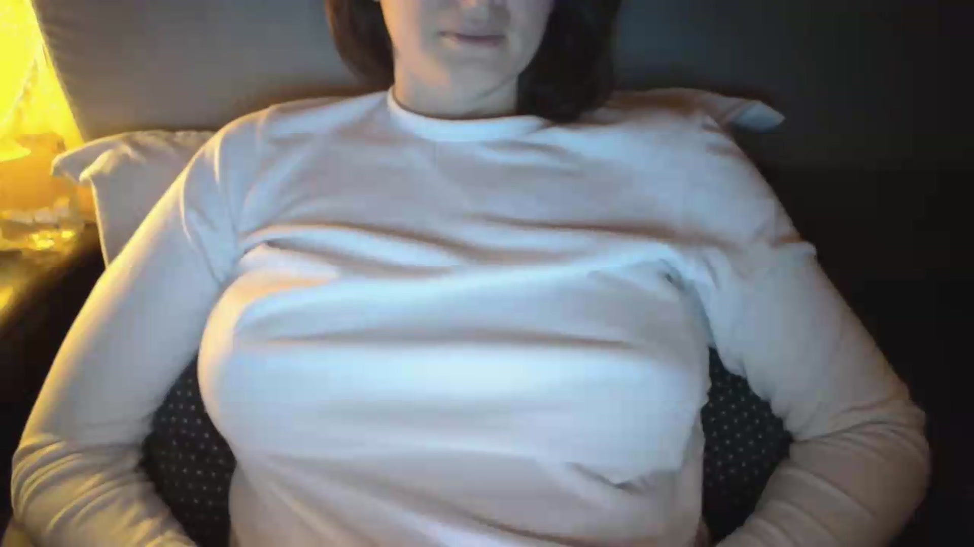 Gallery image thumbnail from AryaS's myfreecams stream on, 05/17/2026, 18:19 image 18 of 20
