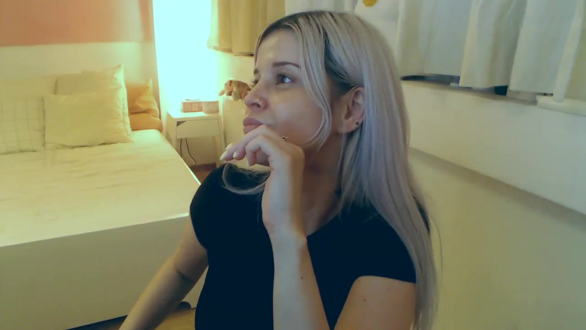 Gallery image thumbnail from Arya_Jolie's myfreecams stream on, 08/07/2023, 17:40 image 4 of 20