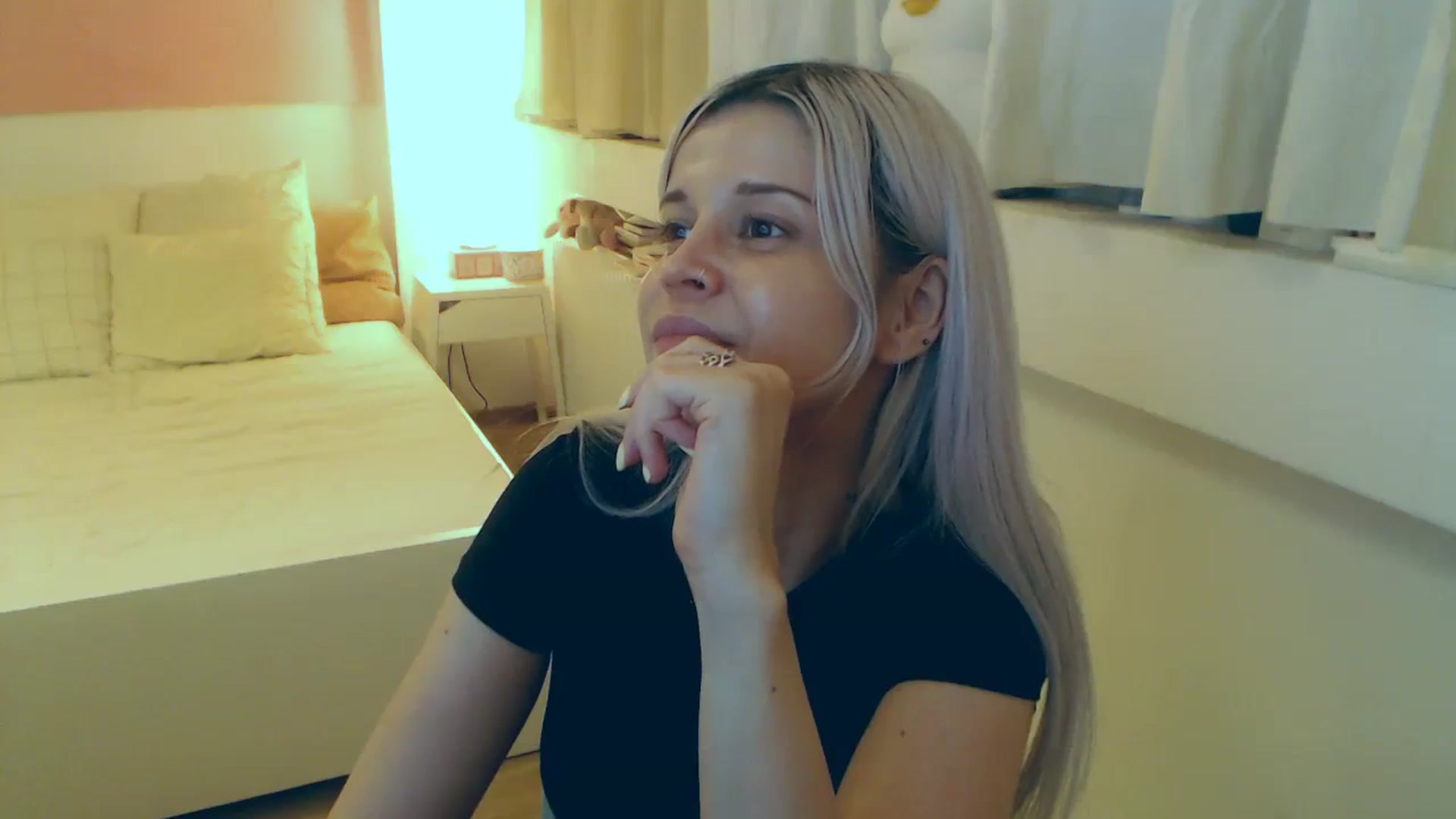 Gallery image thumbnail from Arya_Jolie's myfreecams stream on, 08/07/2023, 17:40 image 3 of 20