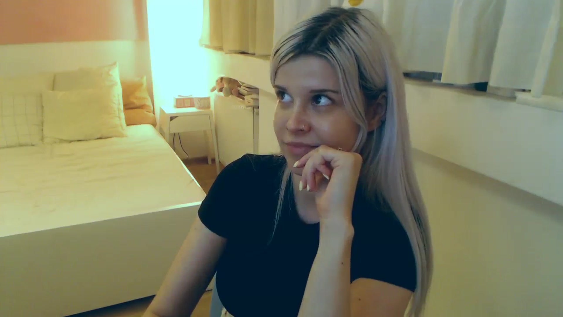Gallery image thumbnail from Arya_Jolie's myfreecams stream on, 08/07/2023, 17:40 image 12 of 20