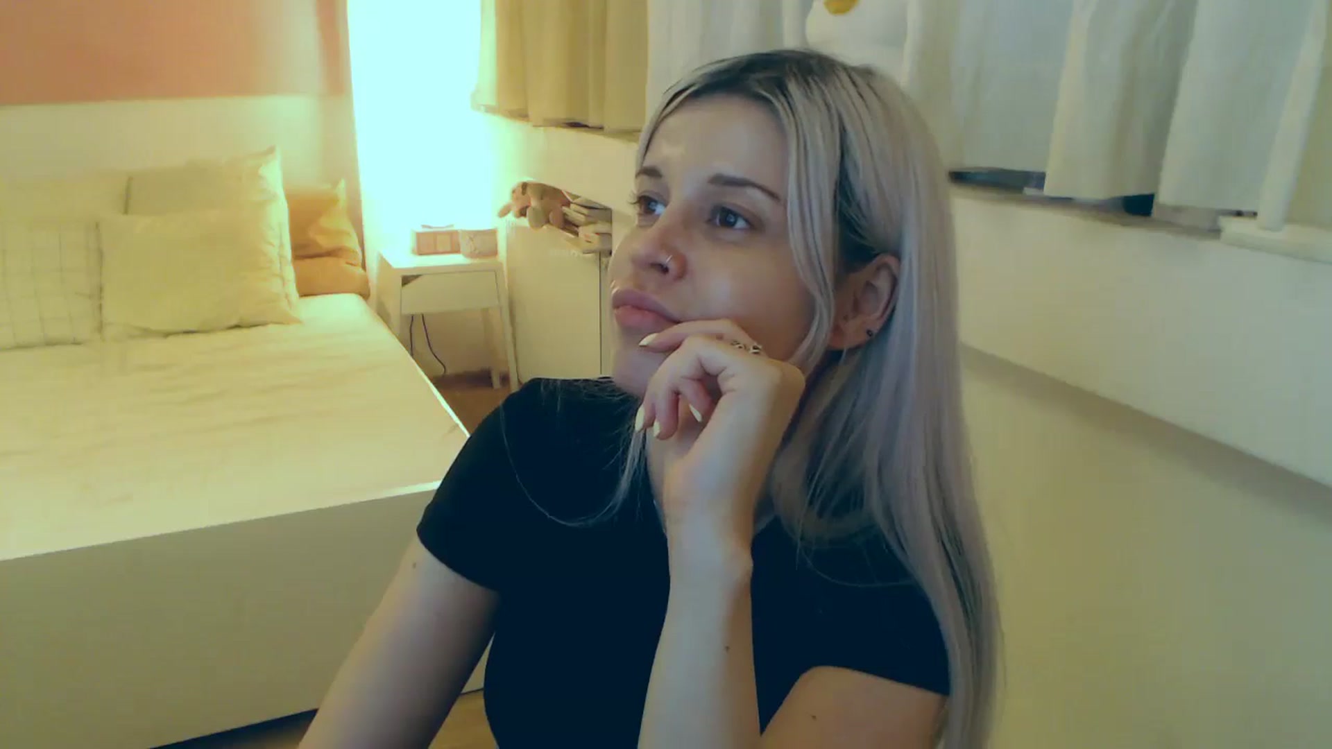 Gallery image thumbnail from Arya_Jolie's myfreecams stream on, 08/07/2023, 17:40 image 9 of 20