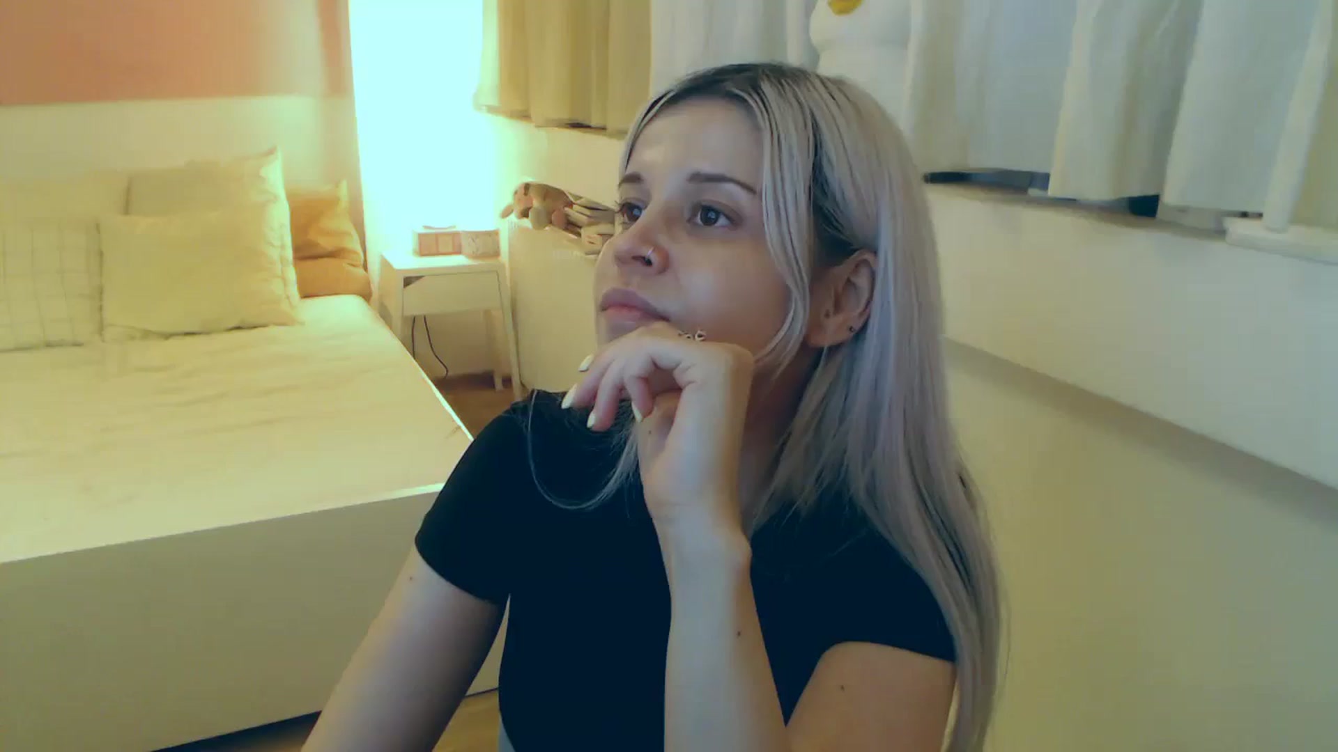 Gallery image thumbnail from Arya_Jolie's myfreecams stream on, 08/07/2023, 17:40 image 7 of 20