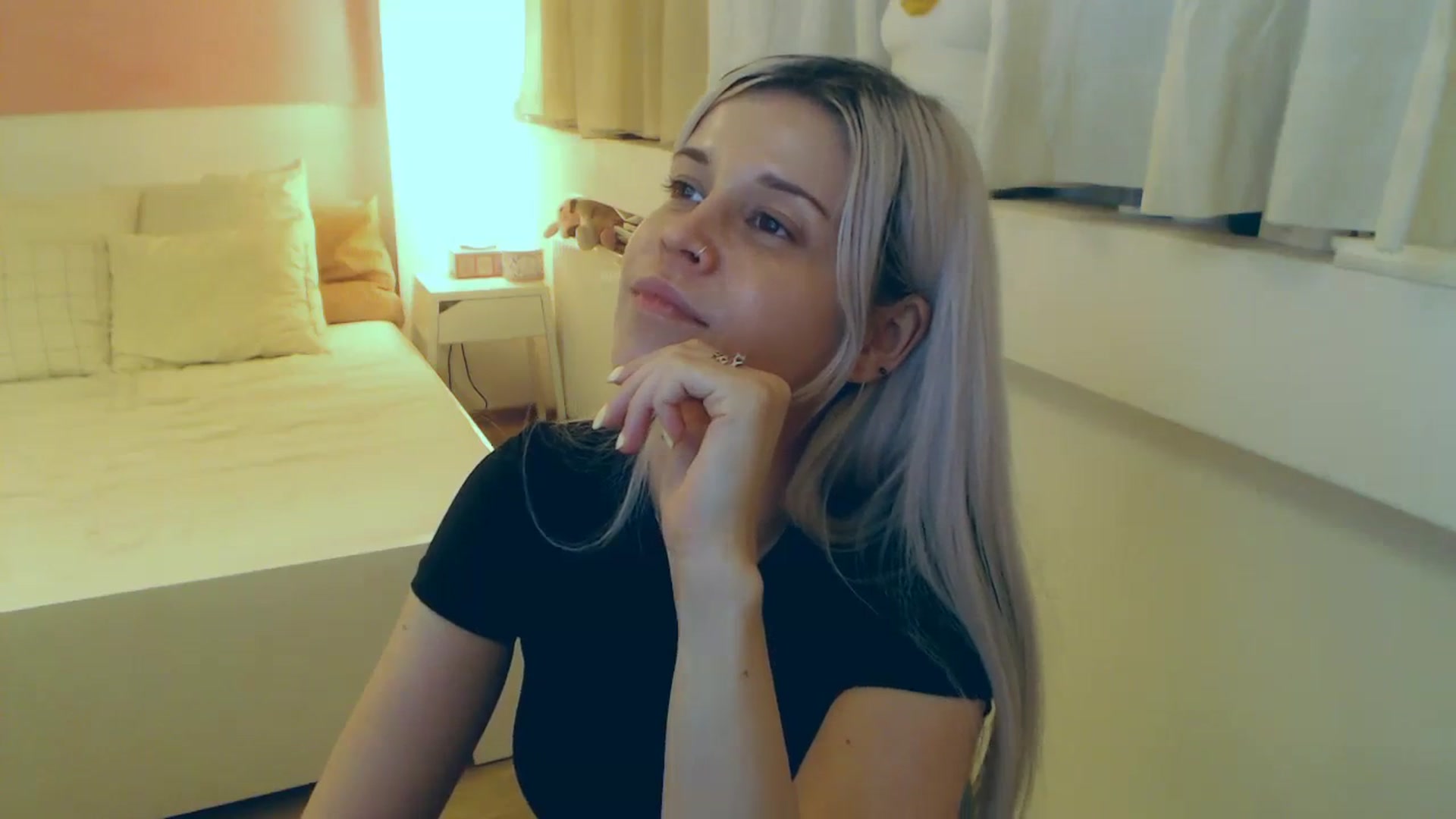 Gallery image thumbnail from Arya_Jolie's myfreecams stream on, 08/07/2023, 17:40 image 8 of 20