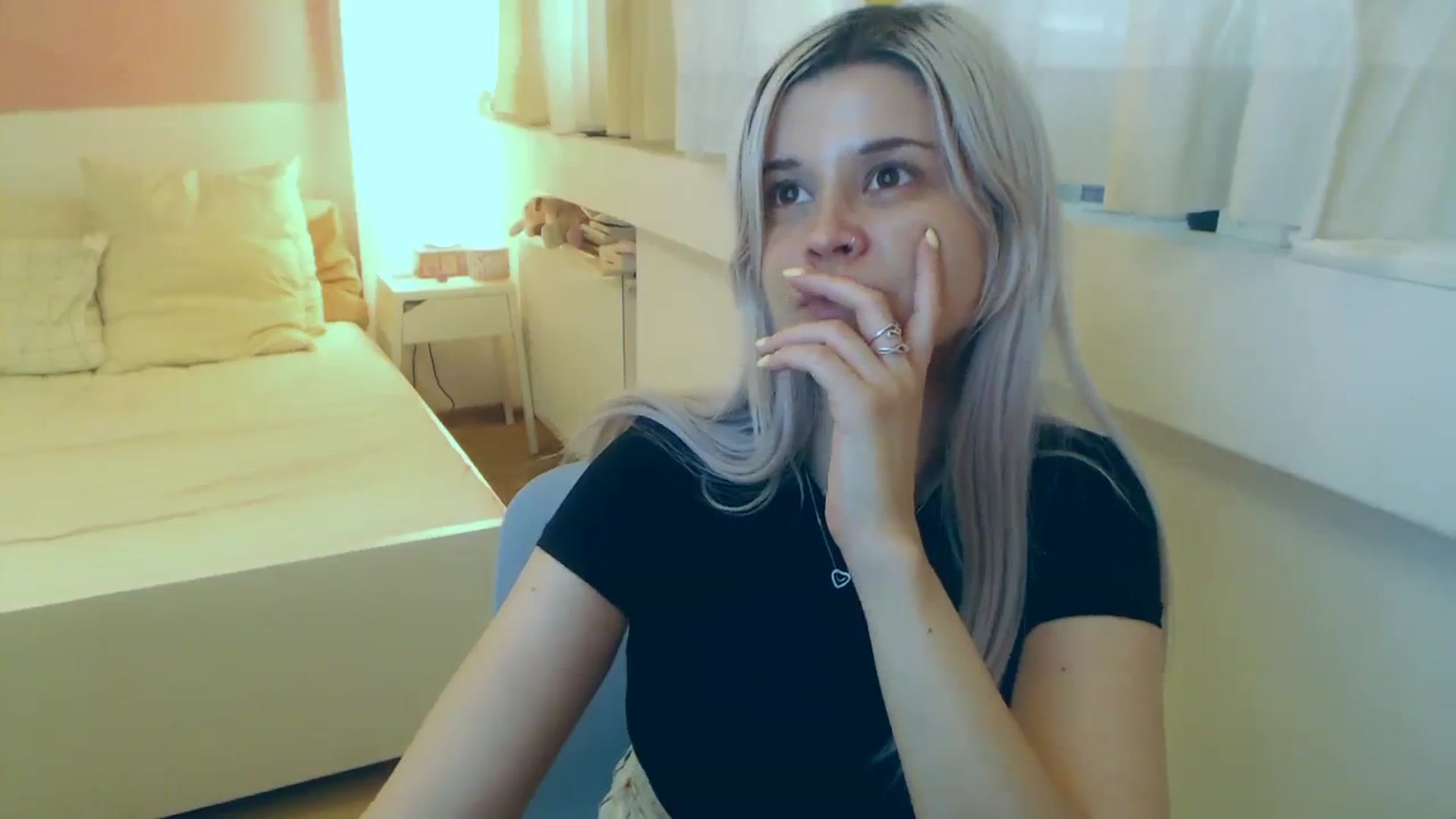 Gallery image thumbnail from Arya_Jolie's myfreecams stream on, 08/08/2023, 13:32 image 18 of 20