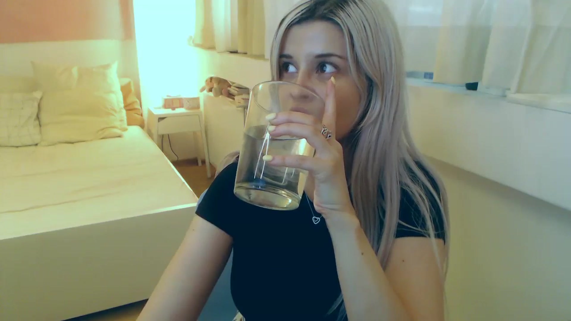 Gallery image thumbnail from Arya_Jolie's myfreecams stream on, 08/08/2023, 13:32 image 16 of 20