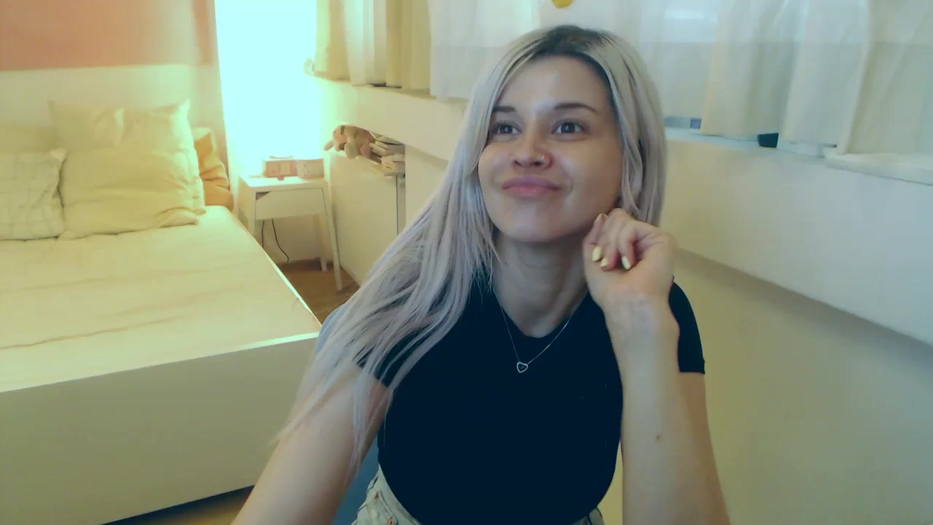 Gallery image thumbnail from Arya_Jolie's myfreecams stream on, 08/08/2023, 13:32 image 1 of 20