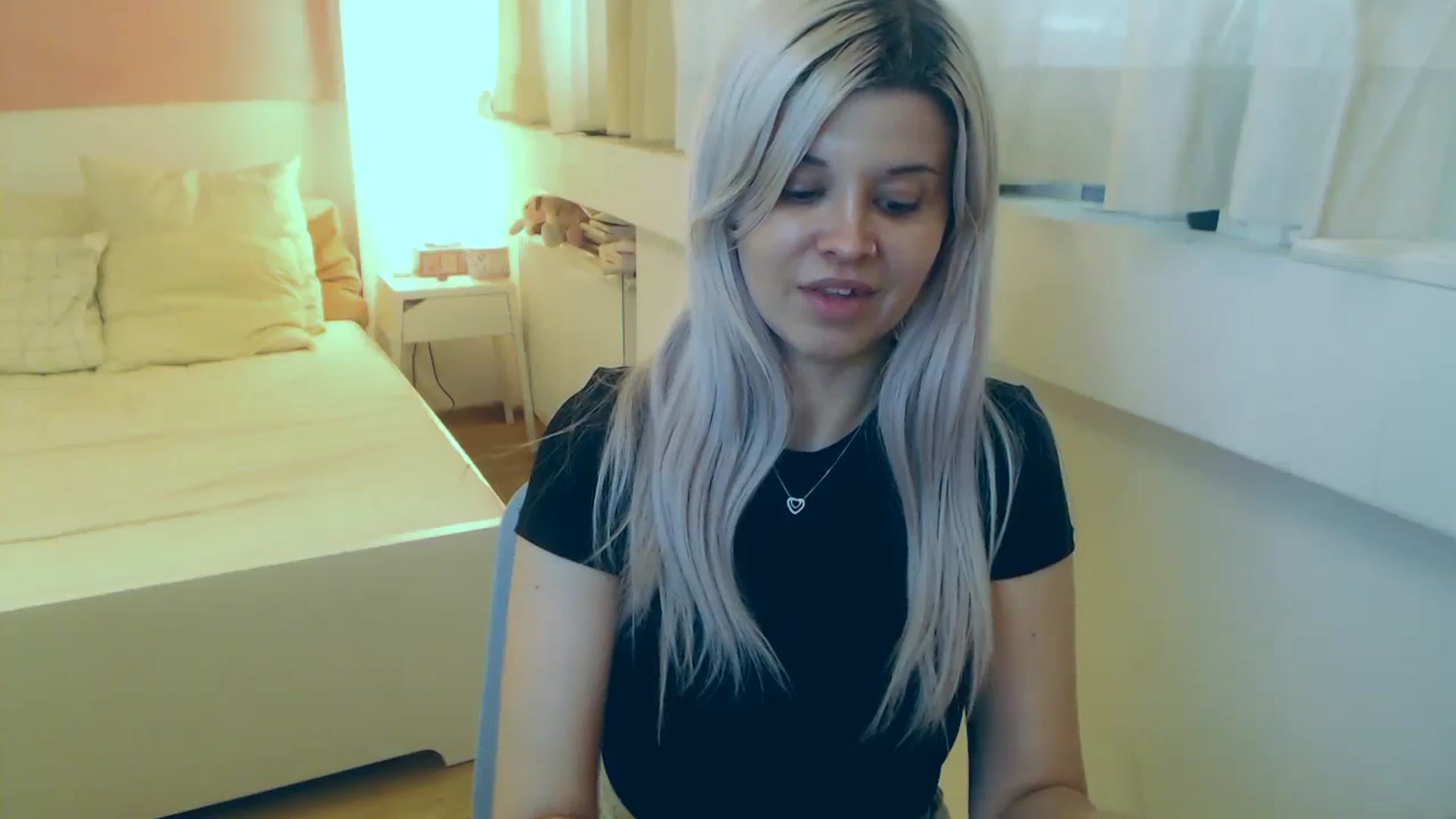 Gallery image thumbnail from Arya_Jolie's myfreecams stream on, 08/08/2023, 13:32 image 10 of 20