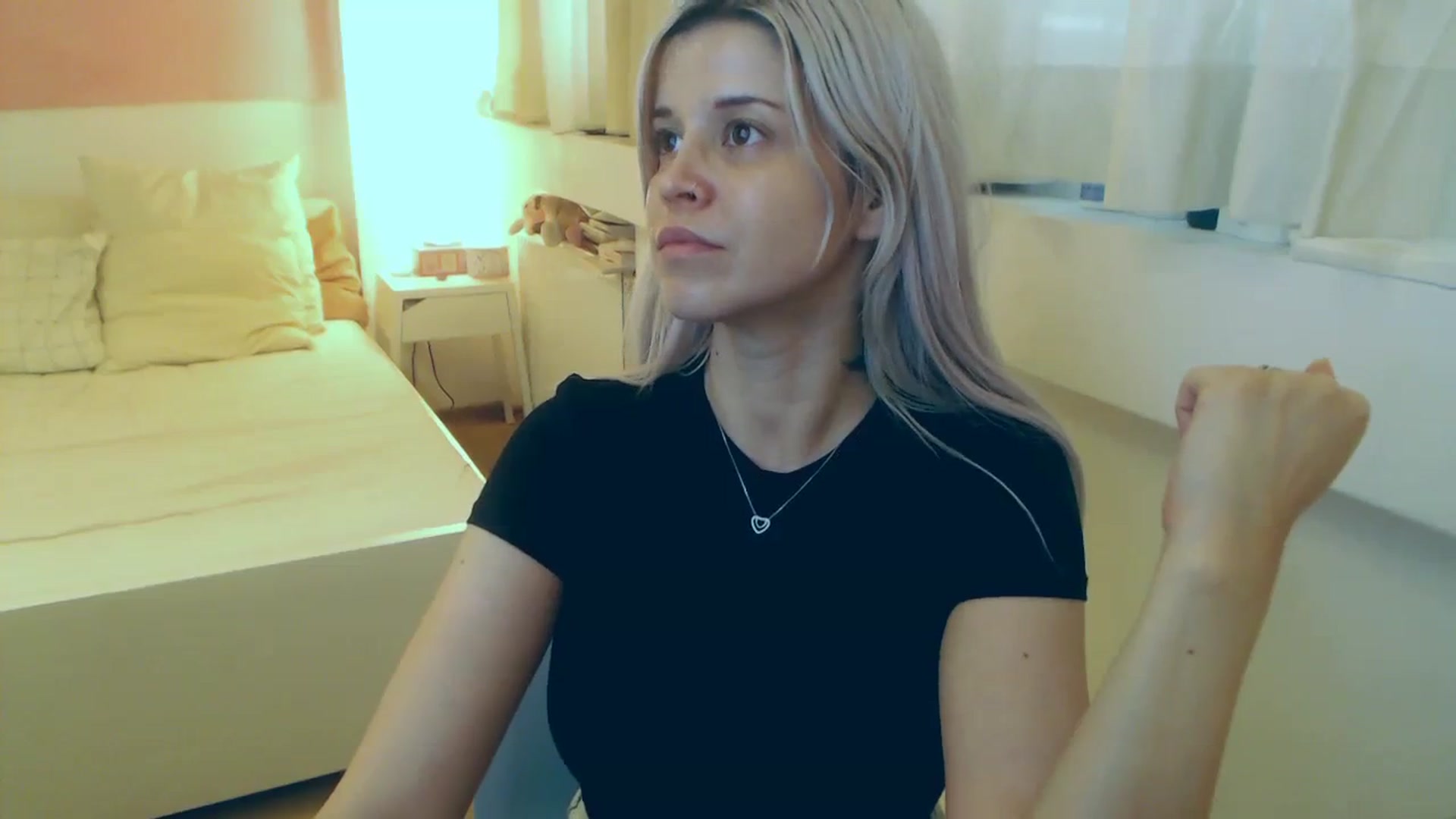 Gallery image thumbnail from Arya_Jolie's myfreecams stream on, 08/08/2023, 13:32 image 6 of 20