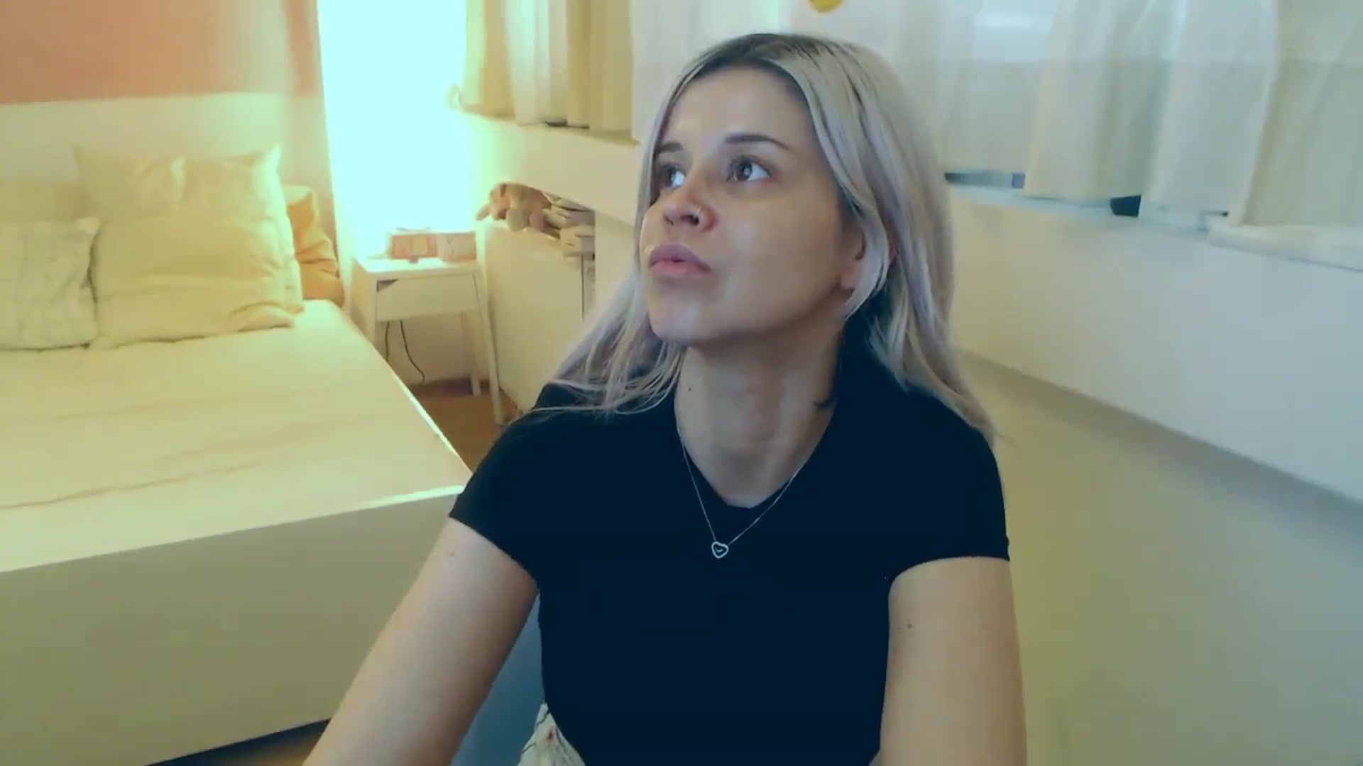 Gallery image thumbnail from Arya_Jolie's myfreecams stream on, 08/08/2023, 13:32 image 2 of 20