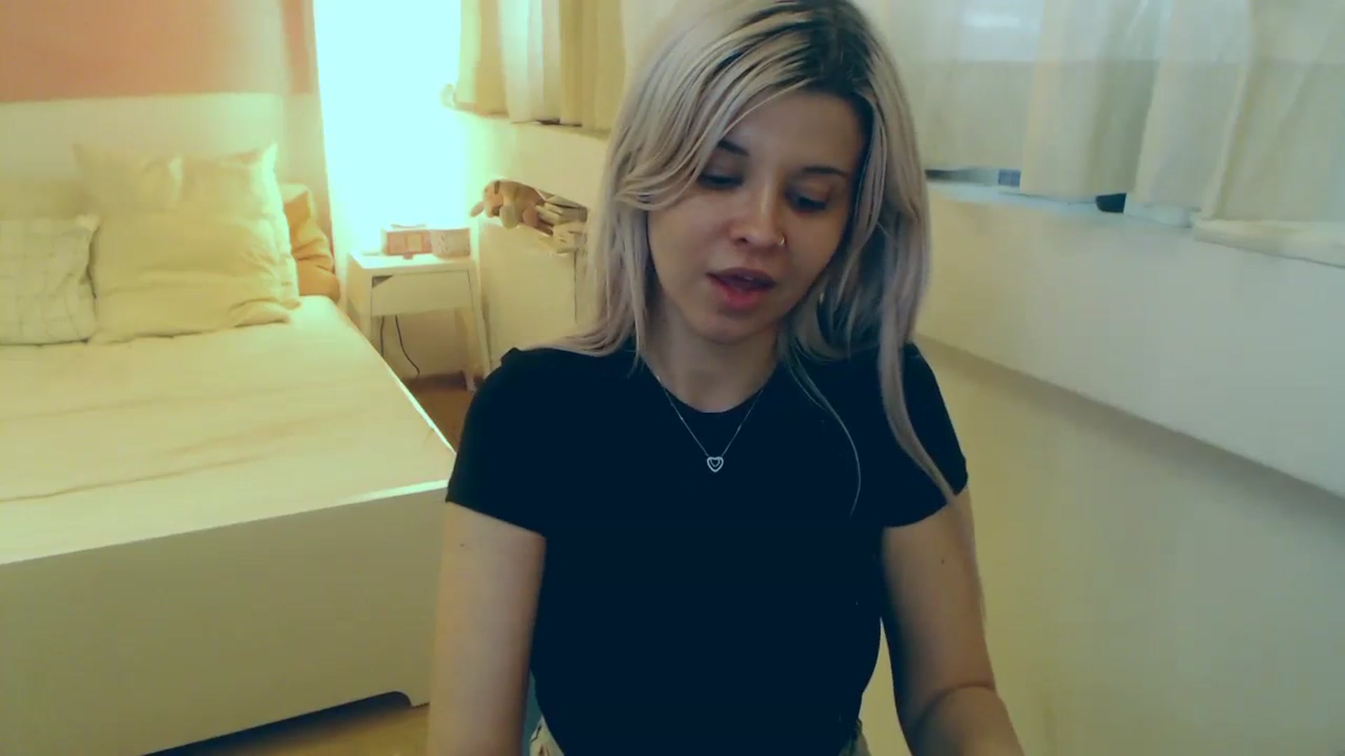 Gallery image thumbnail from Arya_Jolie's myfreecams stream on, 08/08/2023, 13:32 image 7 of 20