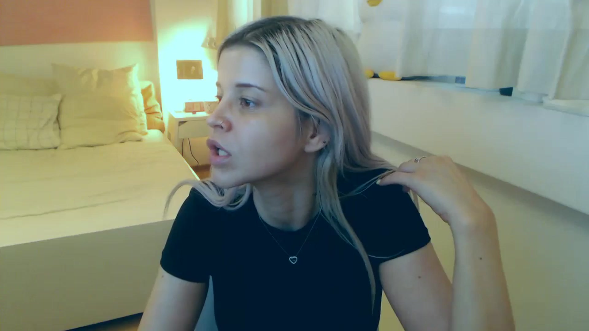 Gallery image thumbnail from Arya_Jolie's myfreecams stream on, 08/08/2023, 14:26 image 7 of 20