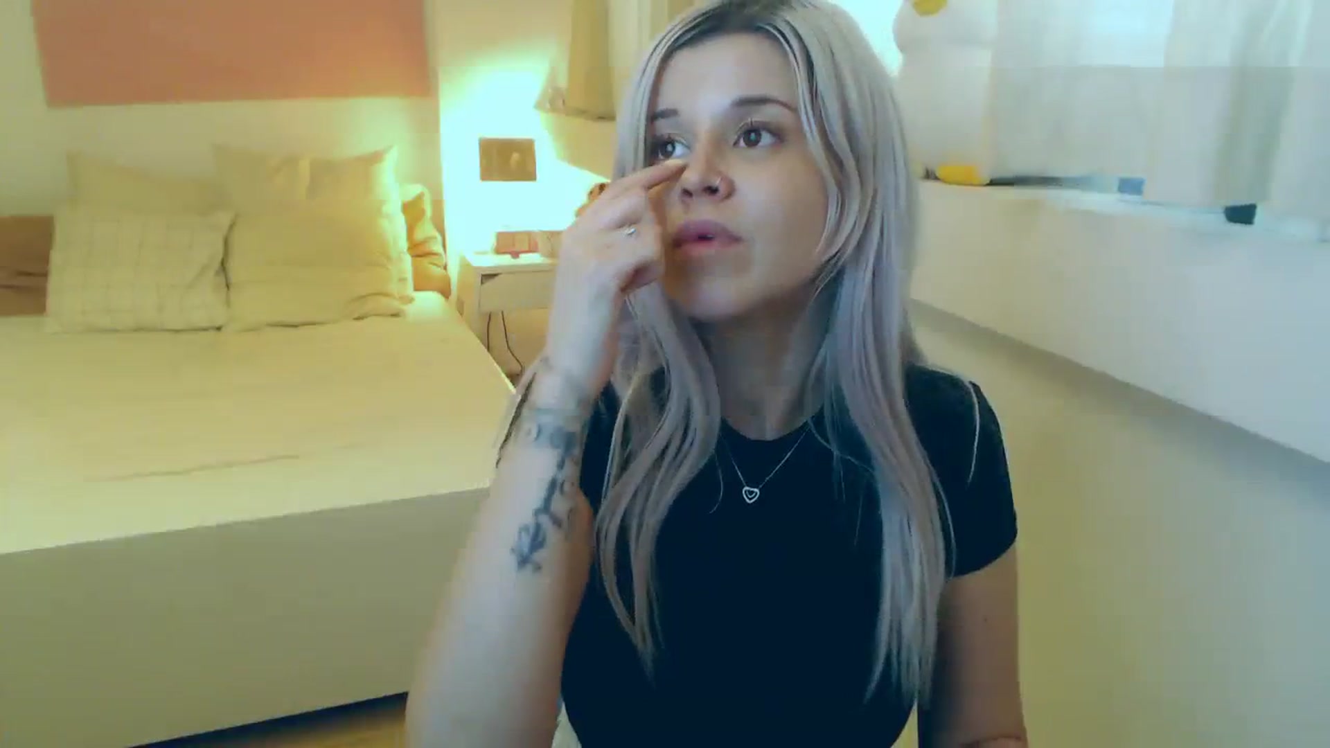 Gallery image thumbnail from Arya_Jolie's myfreecams stream on, 08/08/2023, 15:23 image 4 of 20