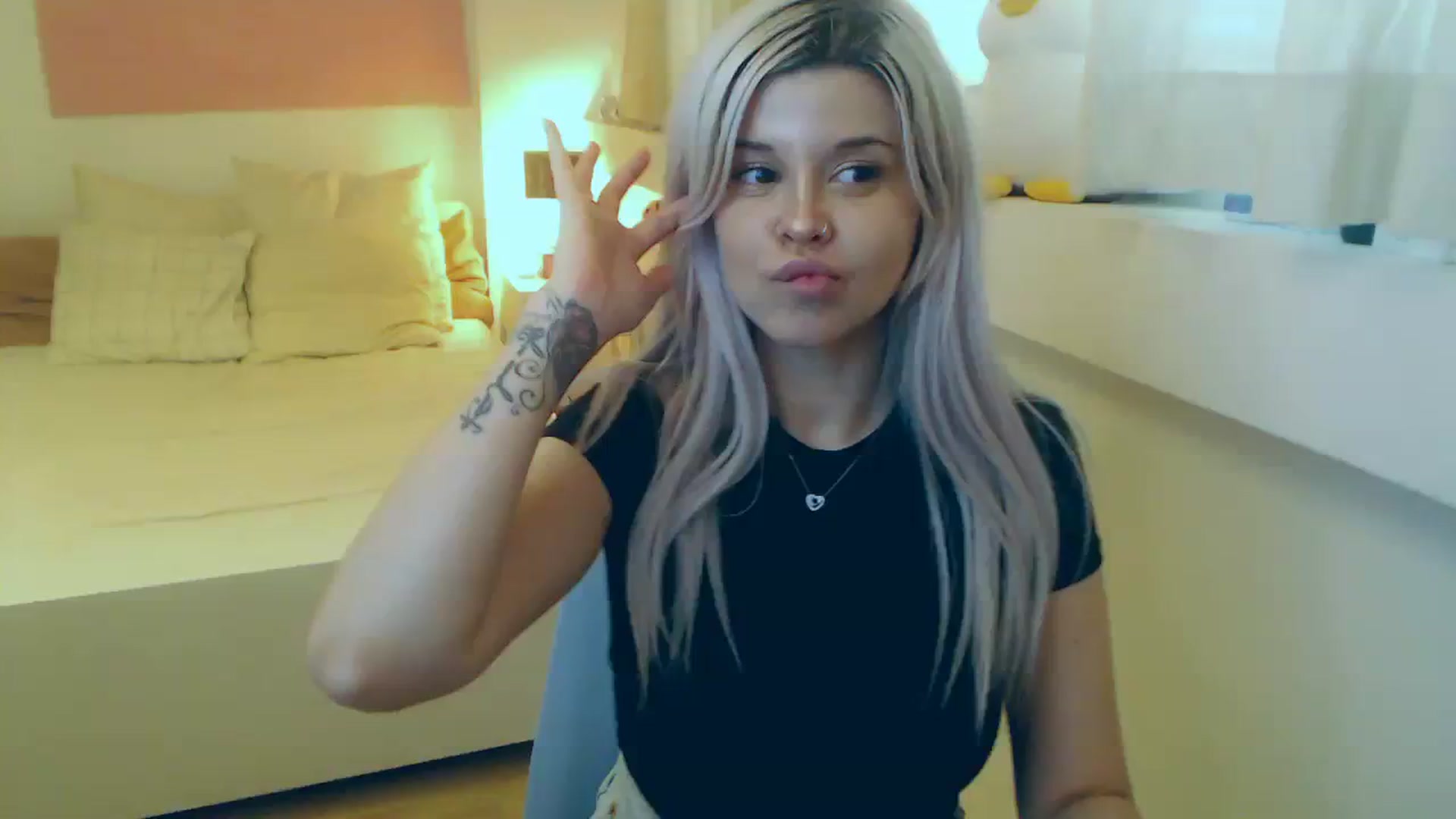 Gallery image thumbnail from Arya_Jolie's myfreecams stream on, 08/08/2023, 15:23 image 3 of 20
